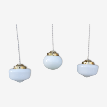 Set of 3 hanging lamps in opaline, Art Deco