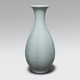 Japanese porcelain vase