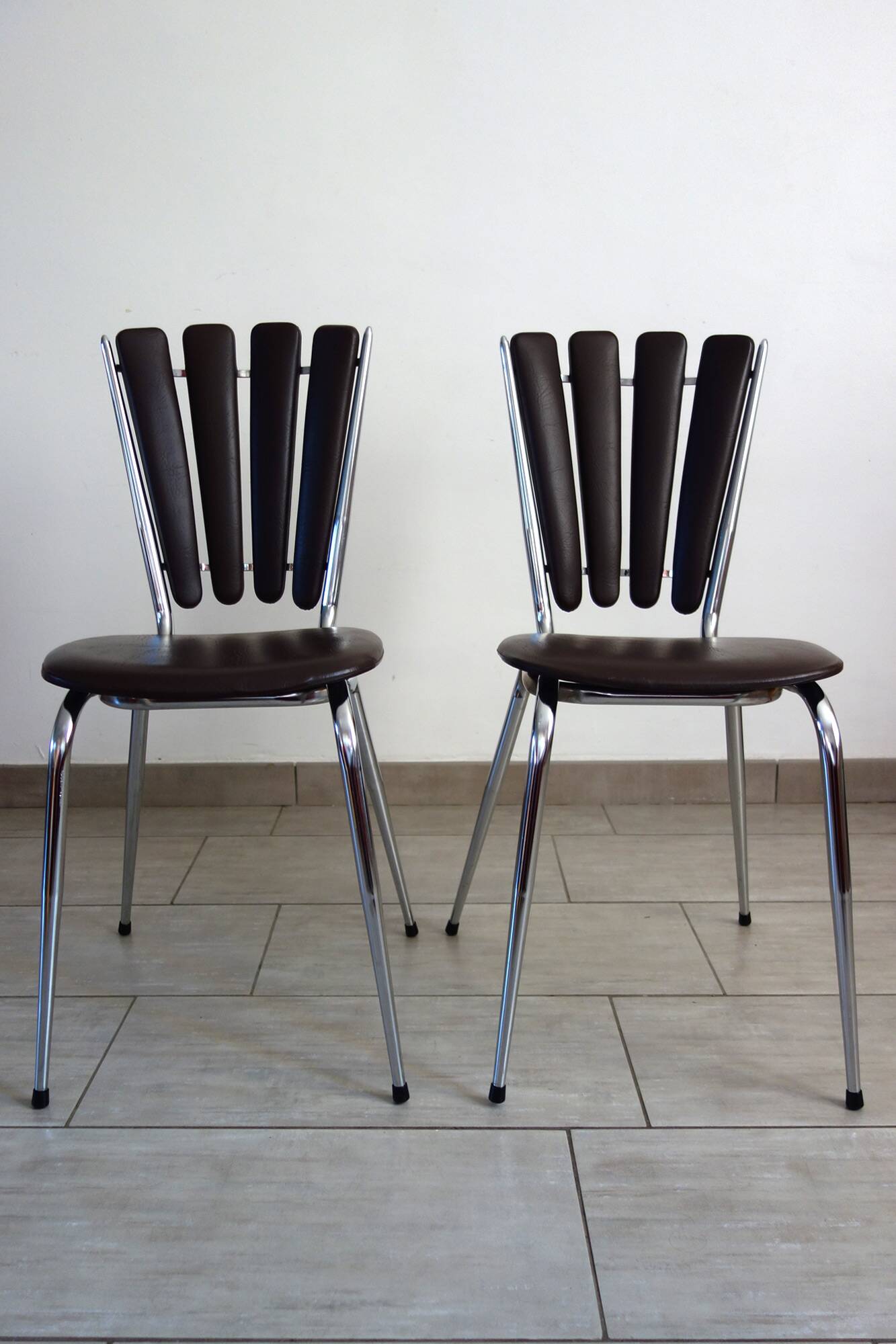 Lot de 2 chaises pétales chocolat Soudexvinyl