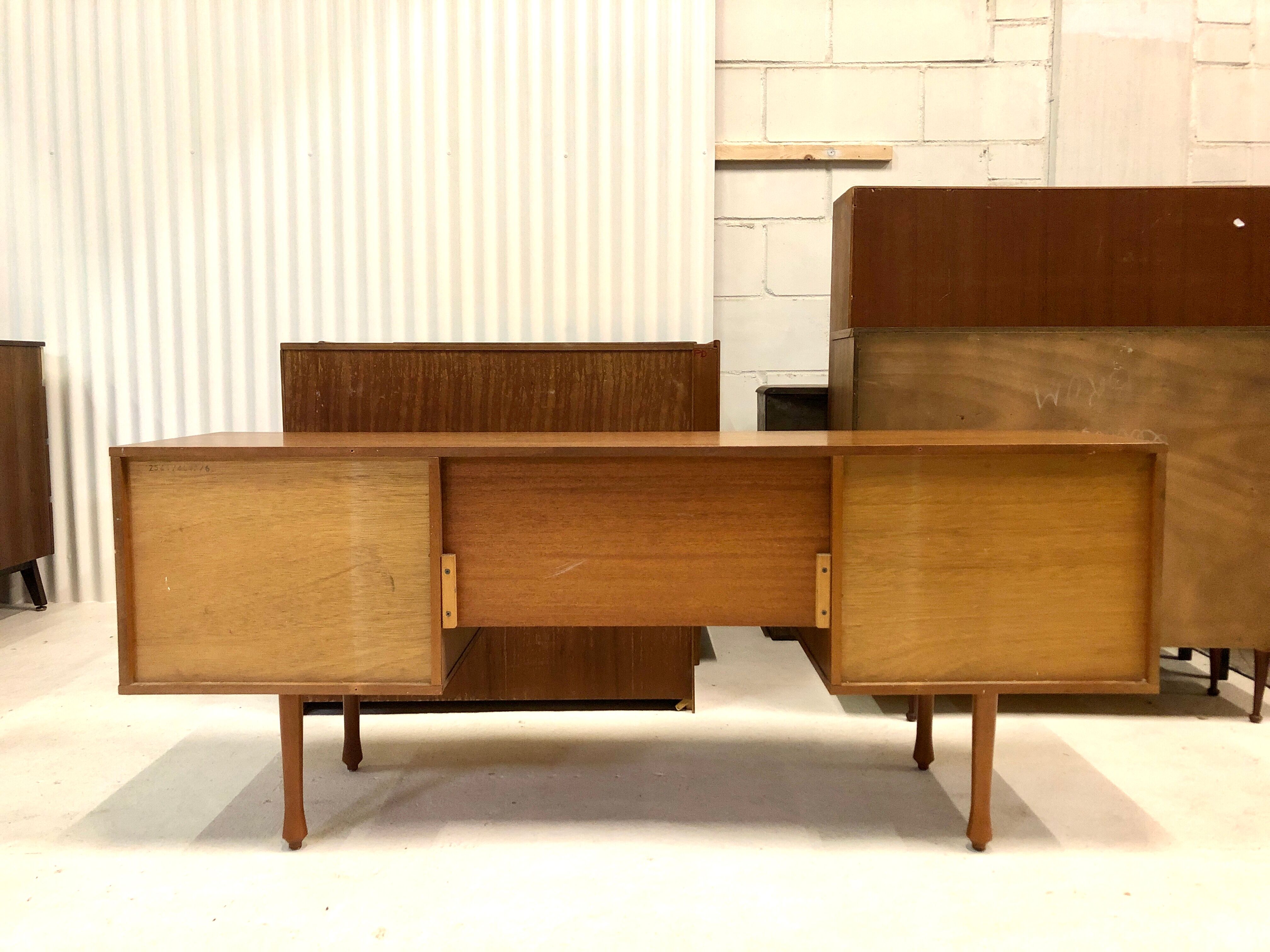 Scandinavian desk in graphic teck