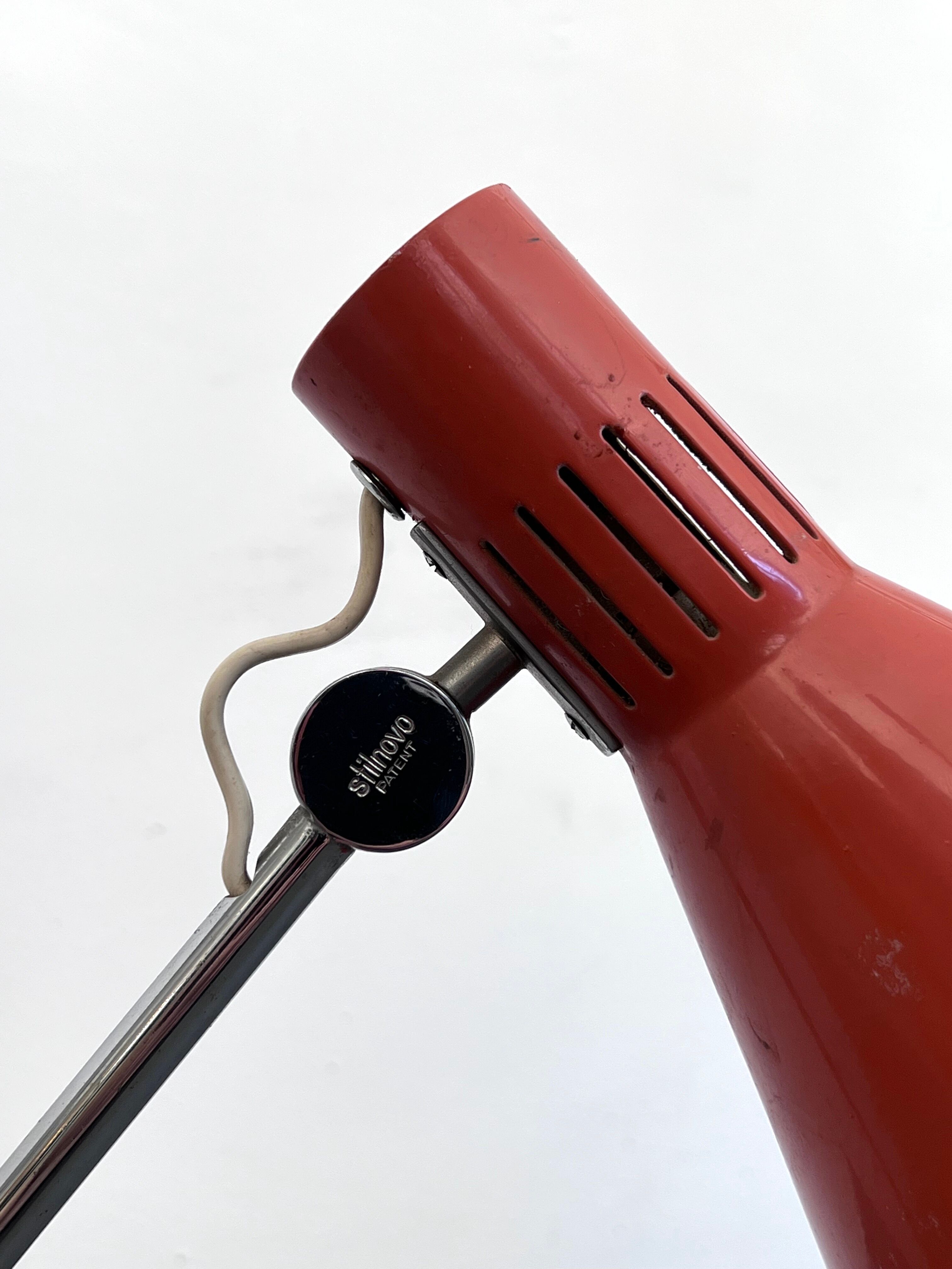 Stilnovo Milano, salmon orange table lamp from the 60s, signed