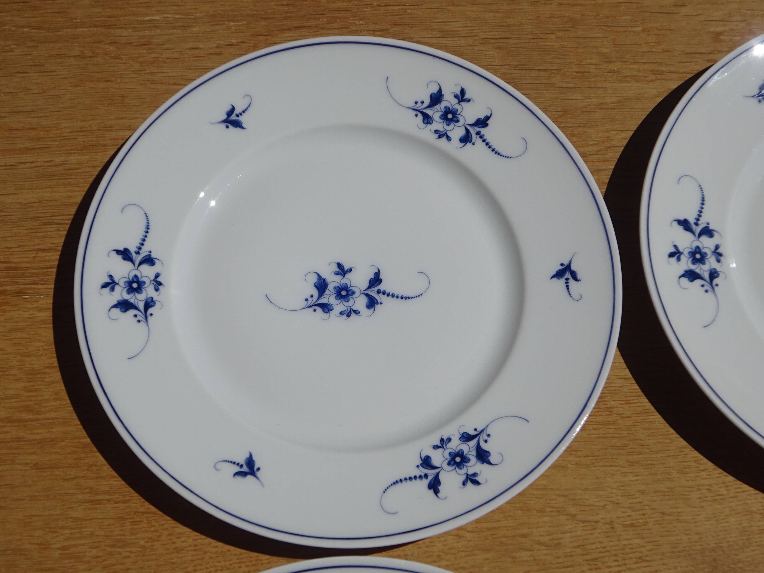 Dessert service, 13 pieces in Limoges porcelain, Bernardaud