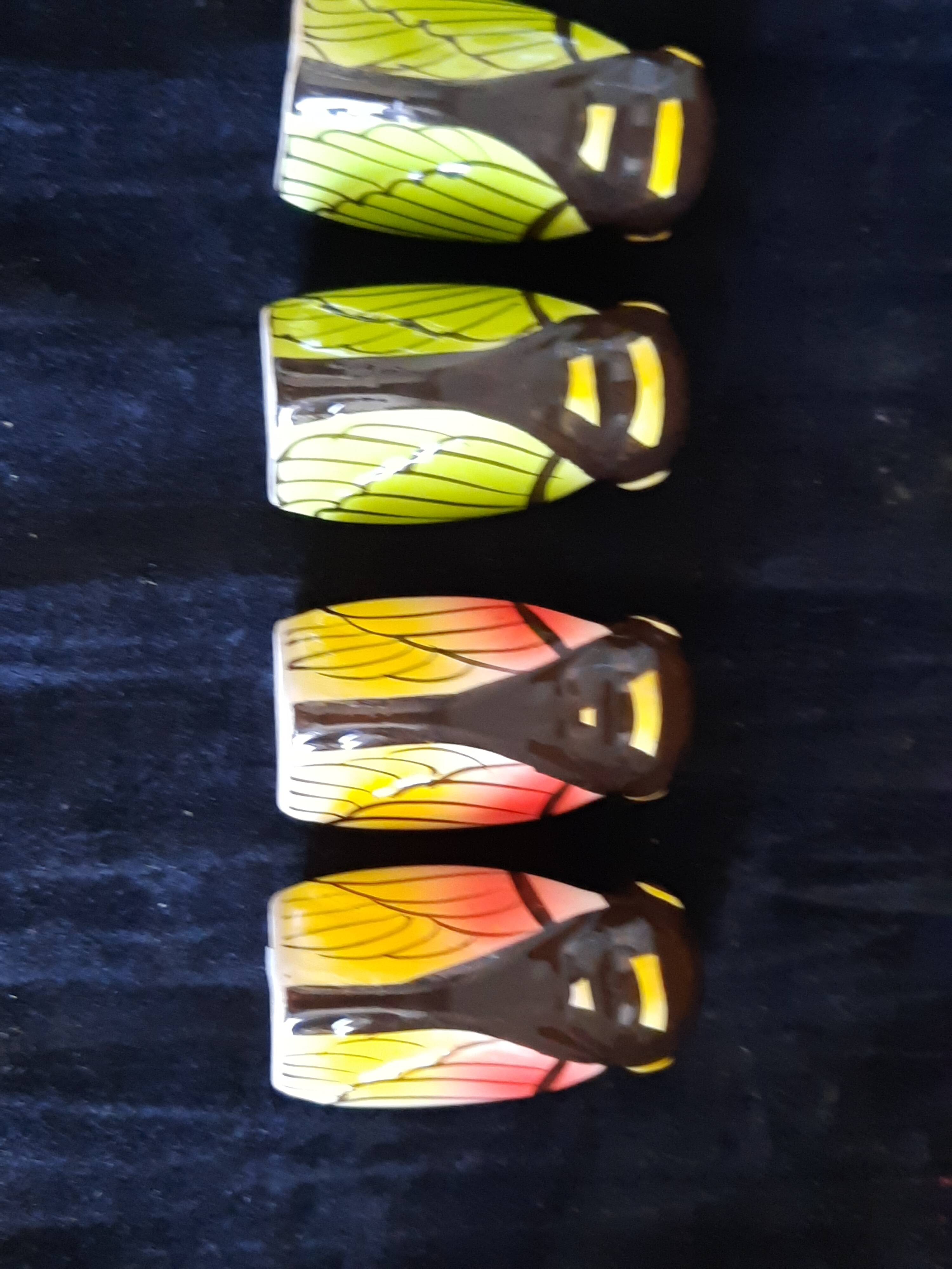 Lot 4 Salt and Pepper Shakers Cigales Ceramic - Provençal Style