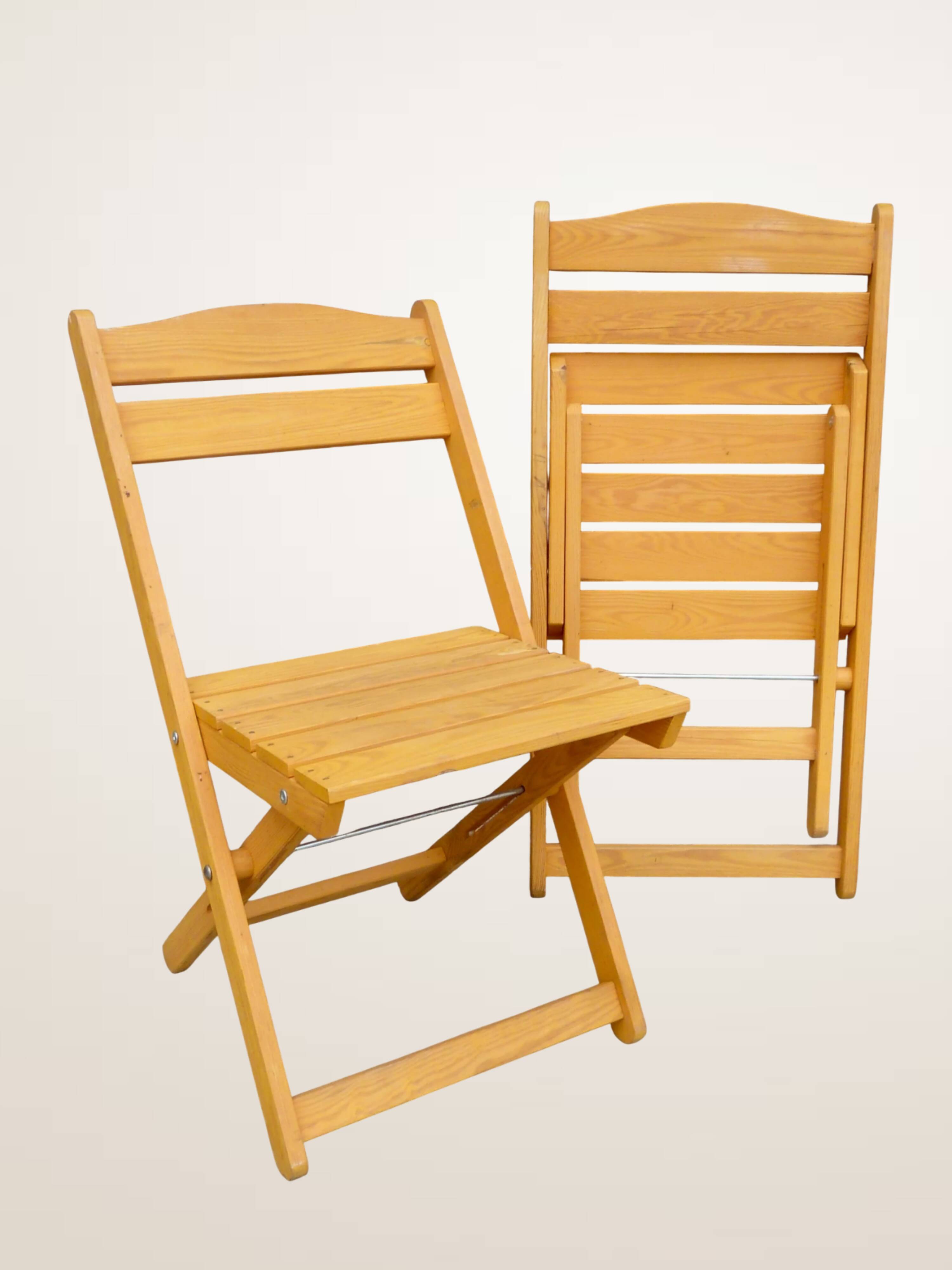 Paire de chaises pliantes en bois blond