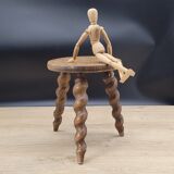 Tripod stool twisted feet