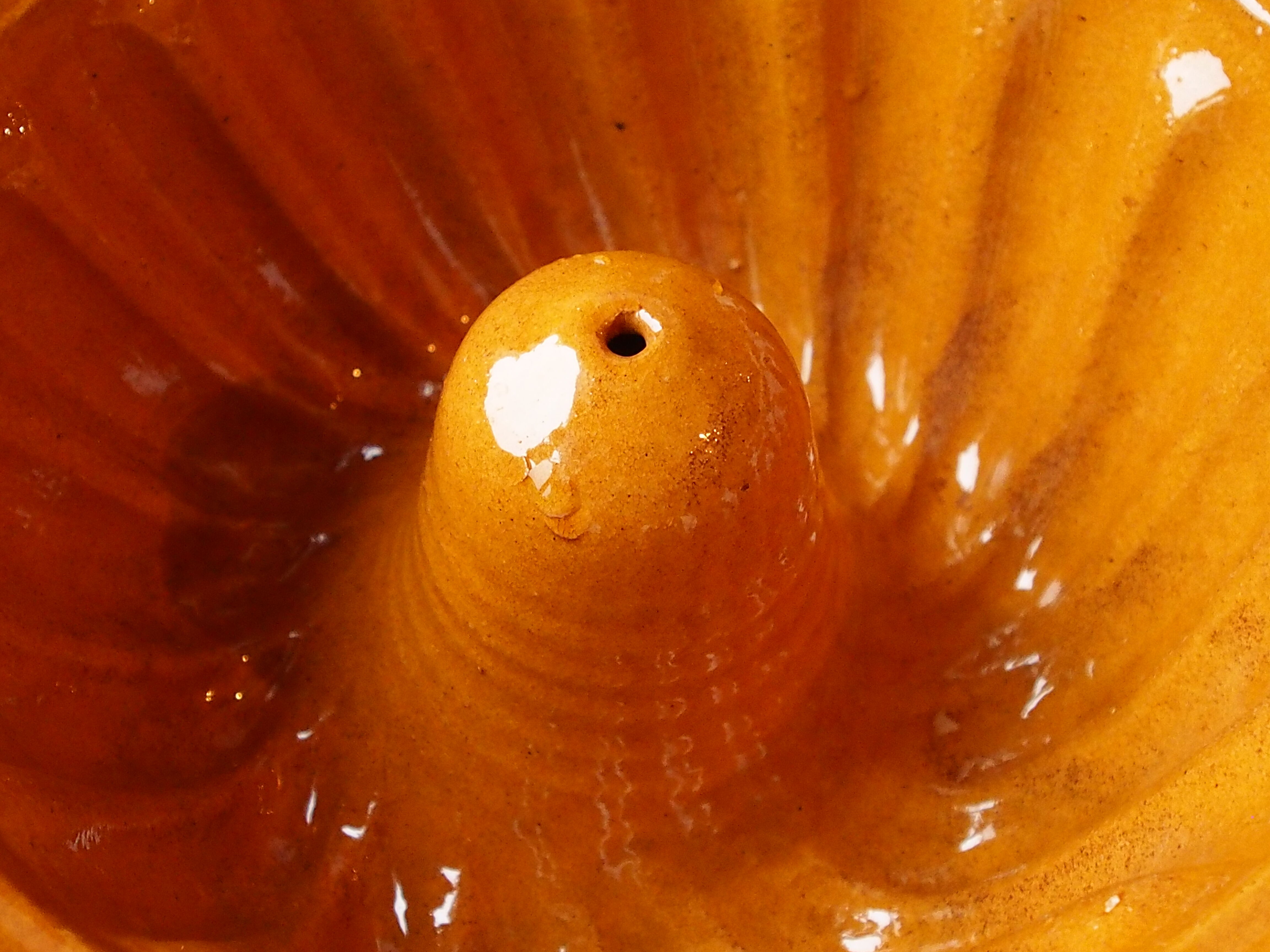 Glazed clay kouglof mould