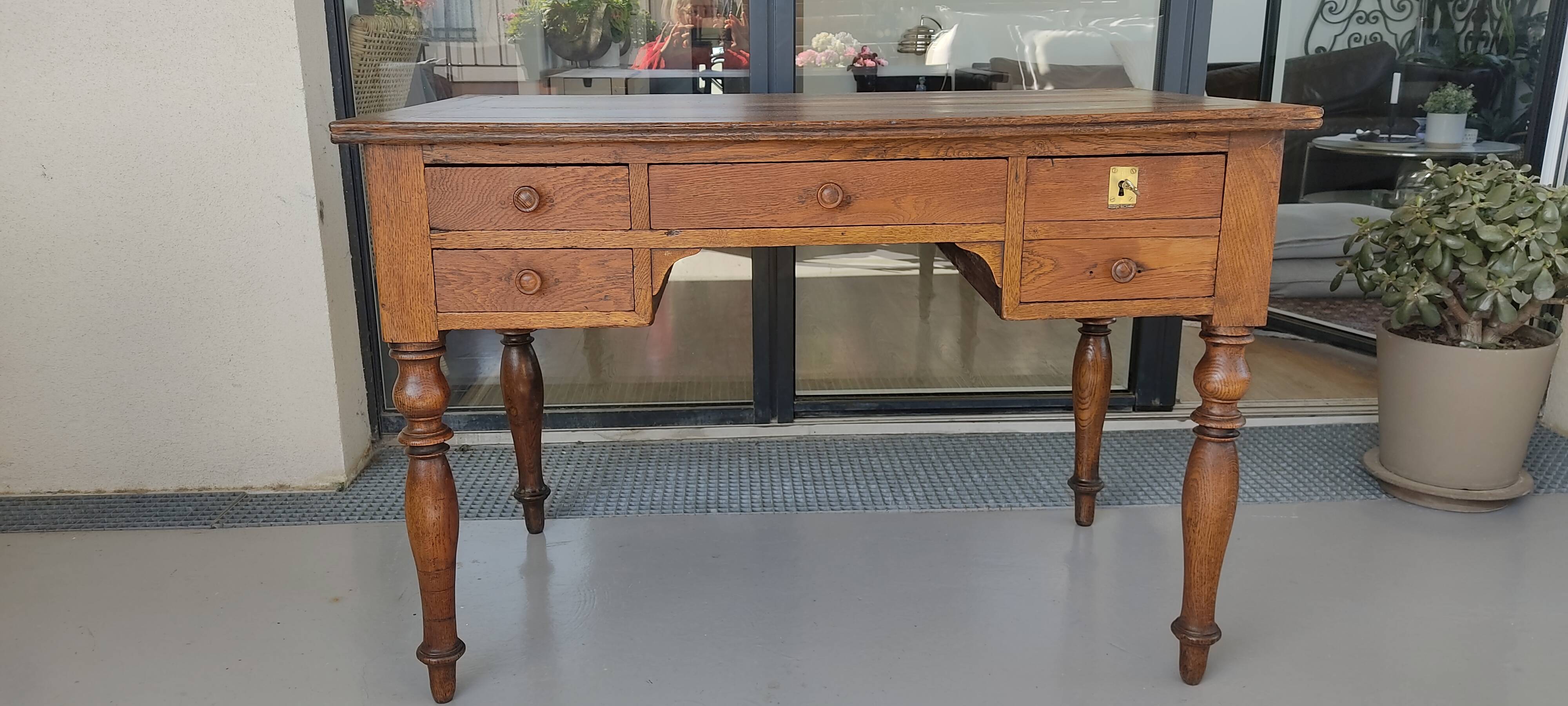 Bureau en bois