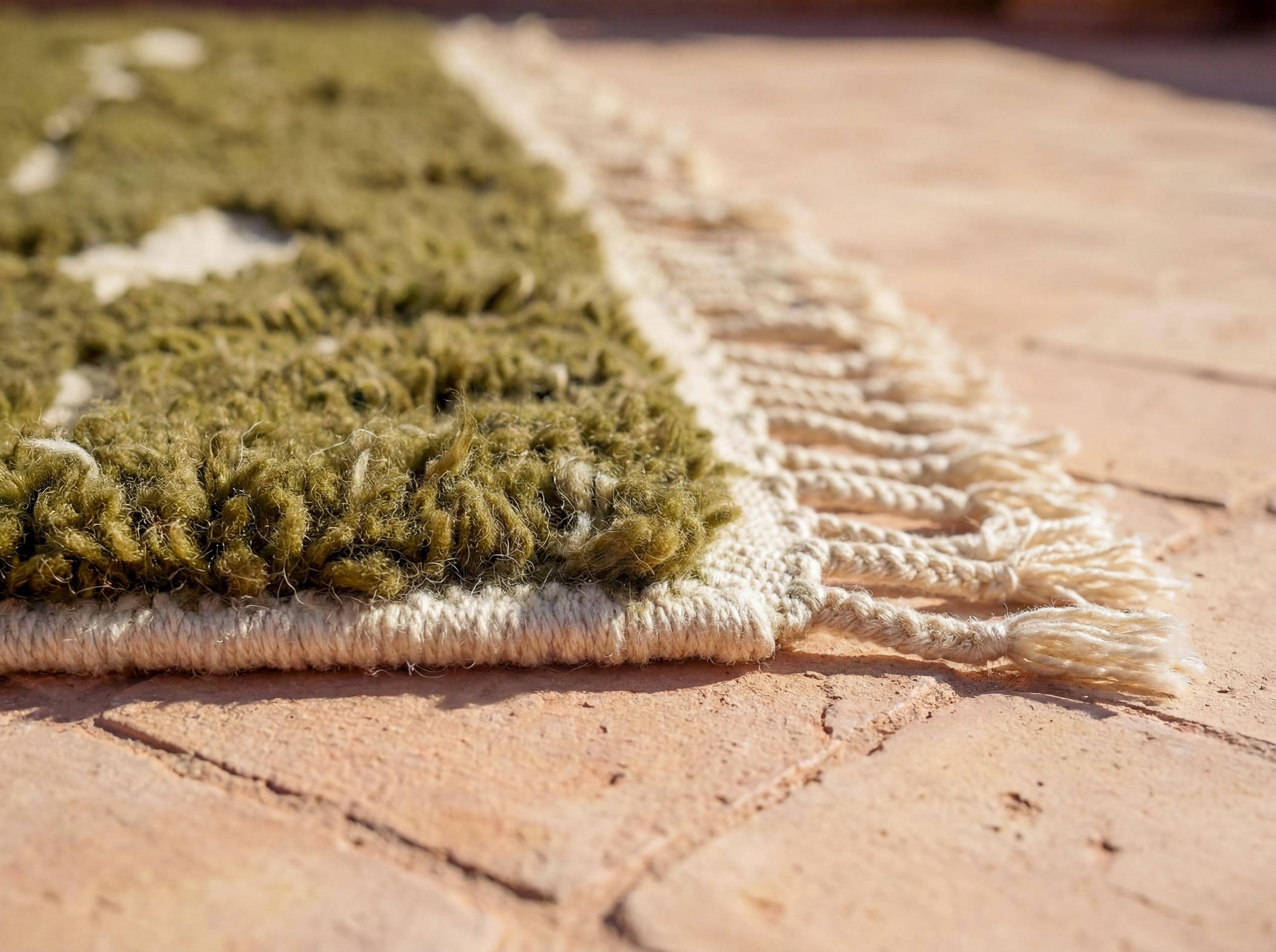 Traditional handmade Moroccan rug 2.5 x 1.5 m