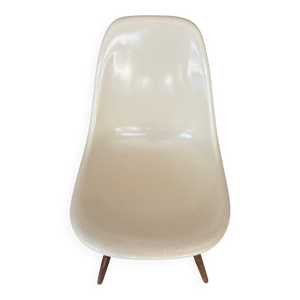Chaises eames écru
