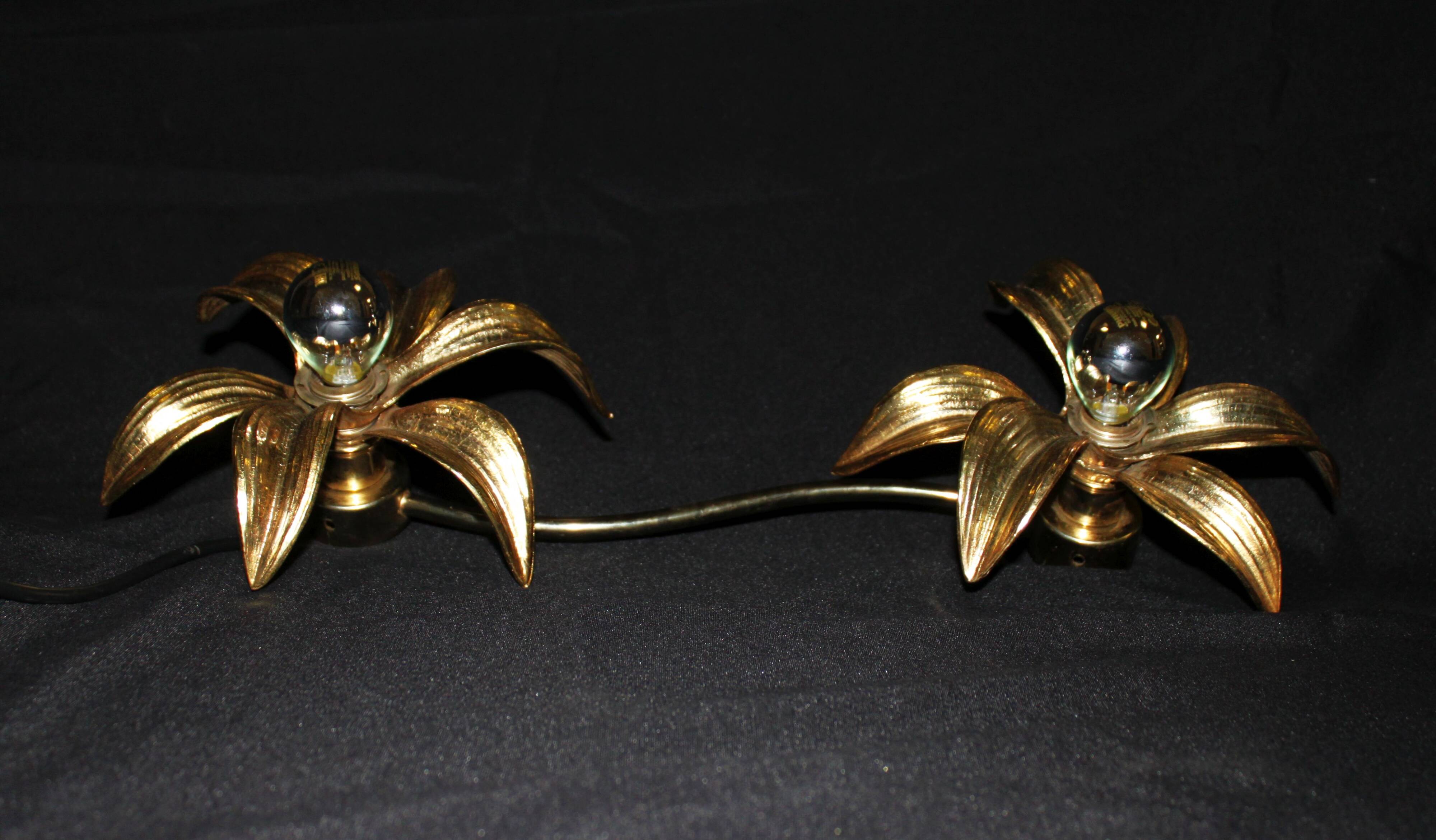 Two-flower wall light by Willy Daro, 1970