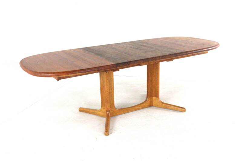 Glostrup oval 2x extendable dining table - massive teak - danish design