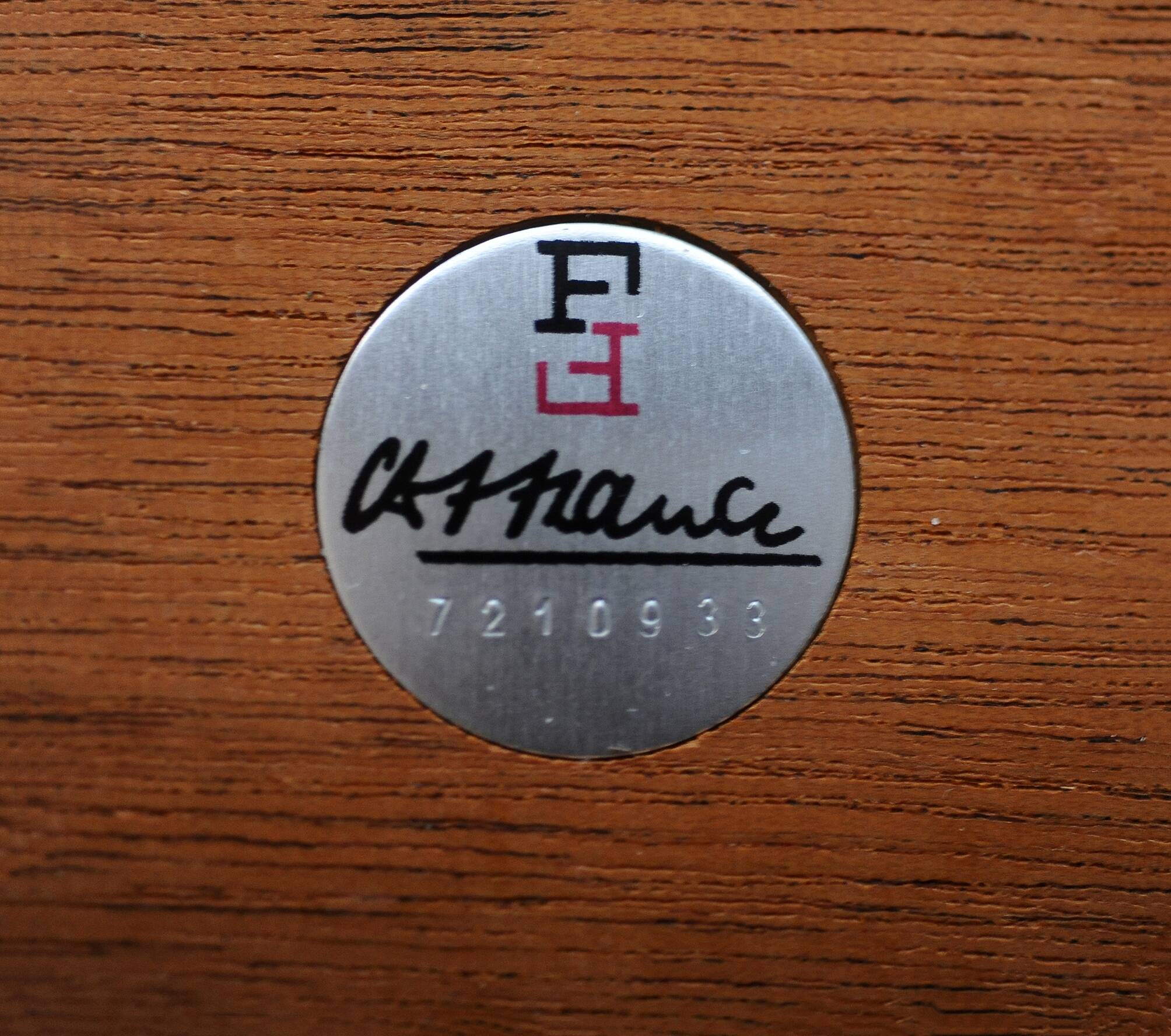 Rosewood coffee table 196°