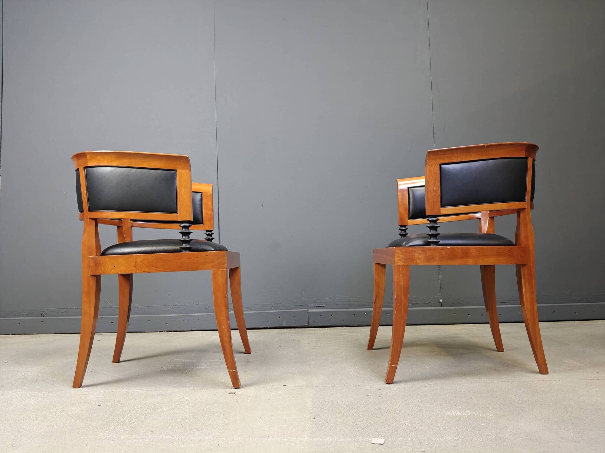 Set of 2 Cherry wood armchairs by Leon Krier Model Sella Media by Giorgetti