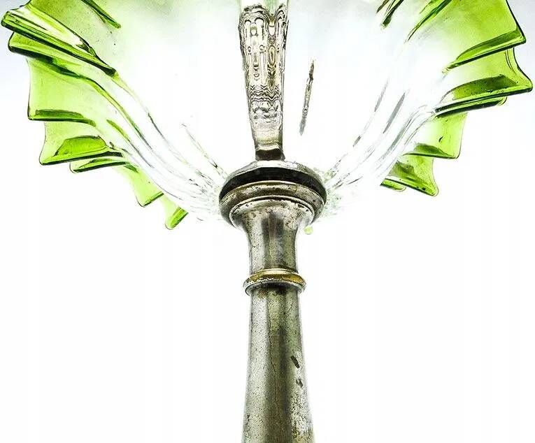 Viennese platter in Art Nouveau style flute