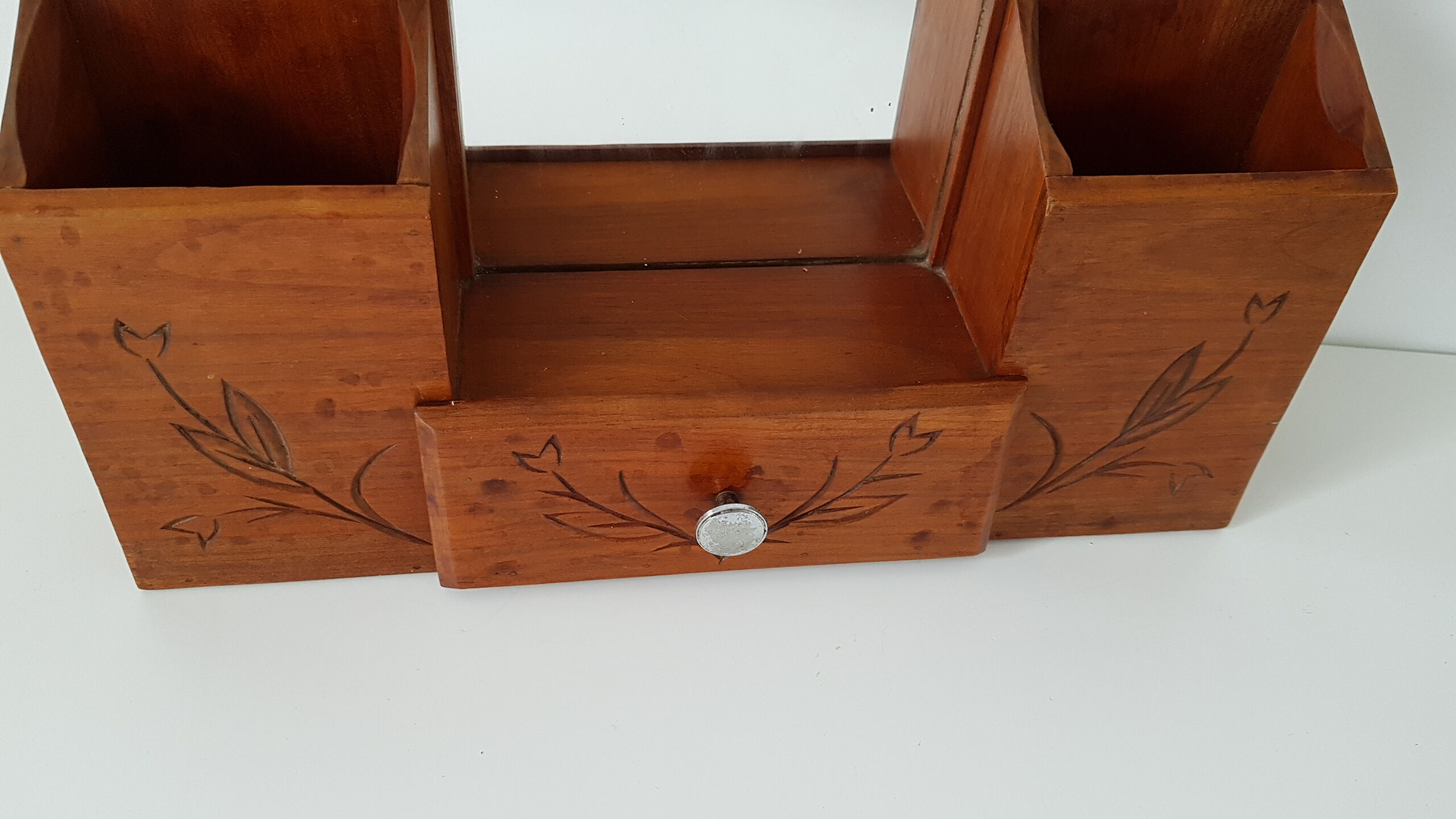 Wood and mirror shelf of the 40s