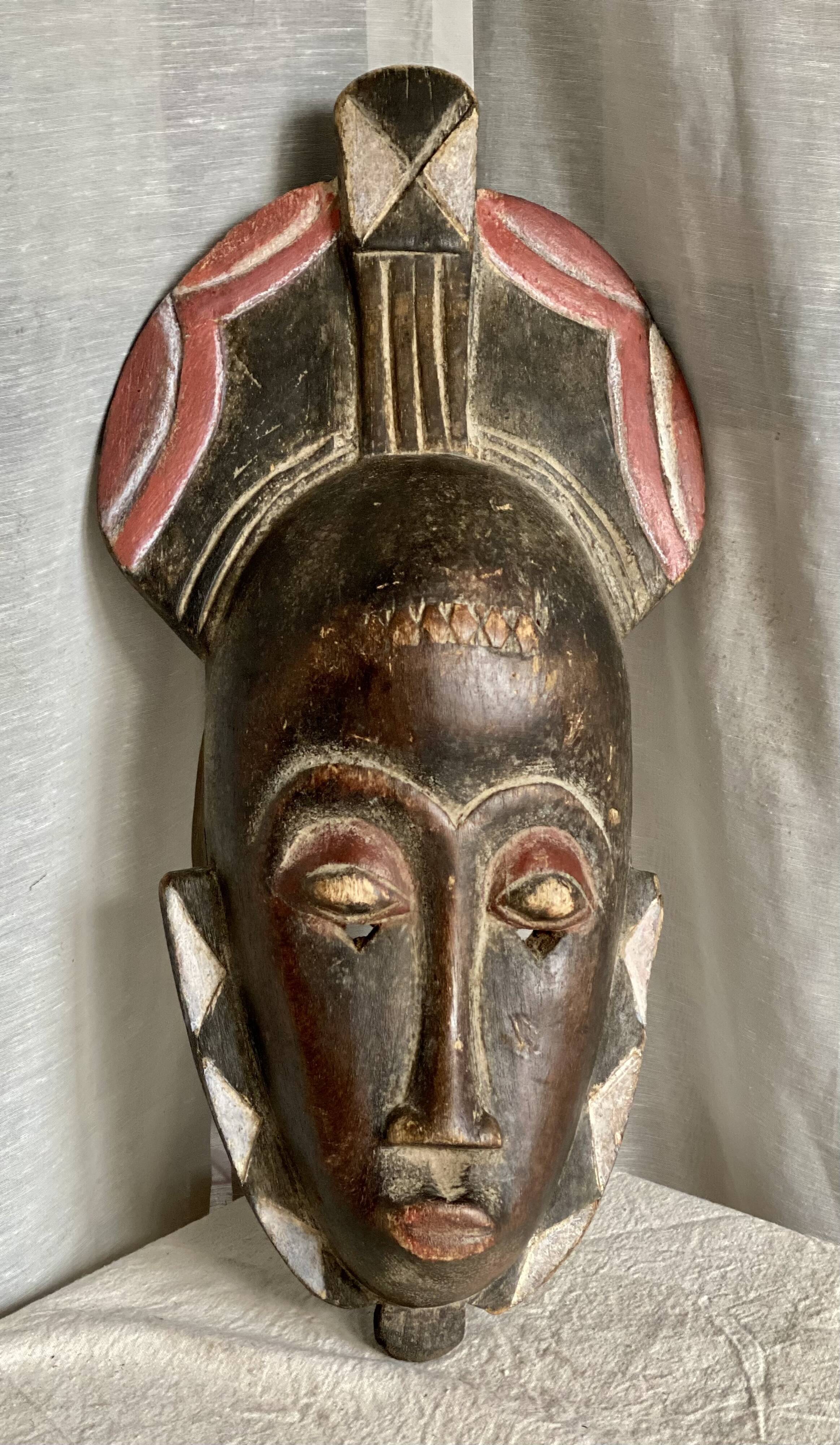 Masque africain bois sculpté polychrome