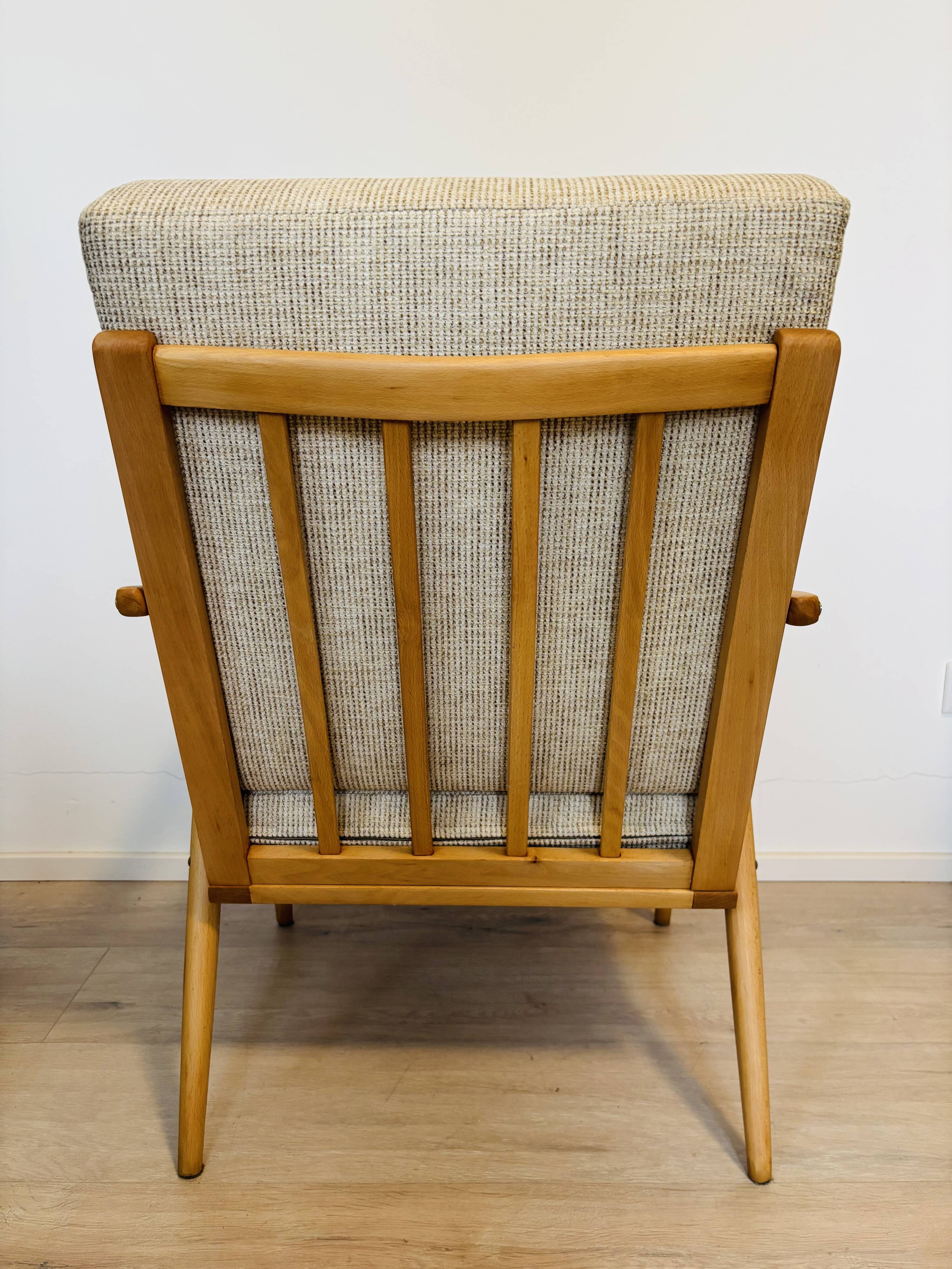 Fauteuil vintage Laouge par Jaroslav Šmidek pour TON, Tchécoslovaquie années 1970.