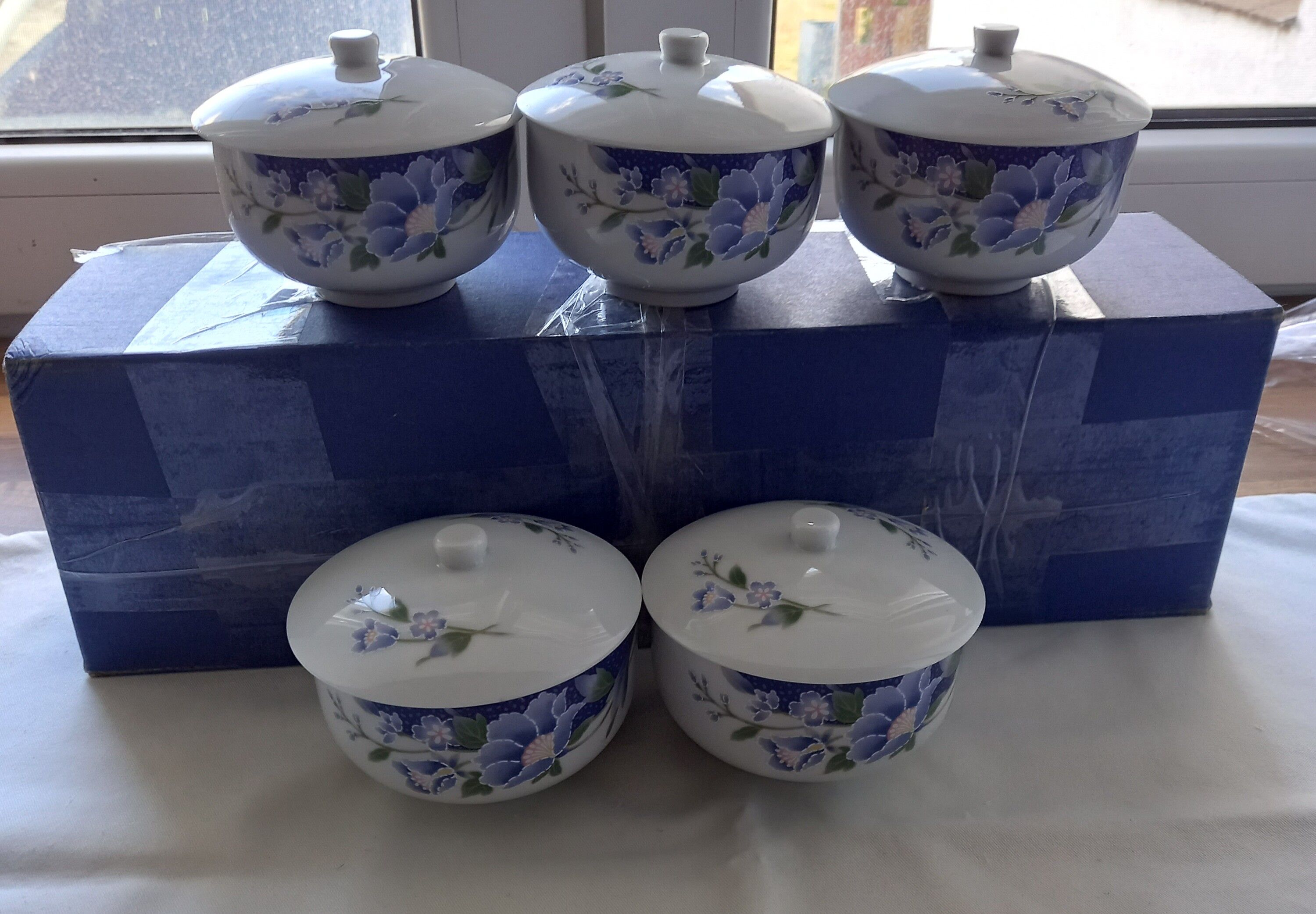 5 vintage porcelain dessert cups with lids