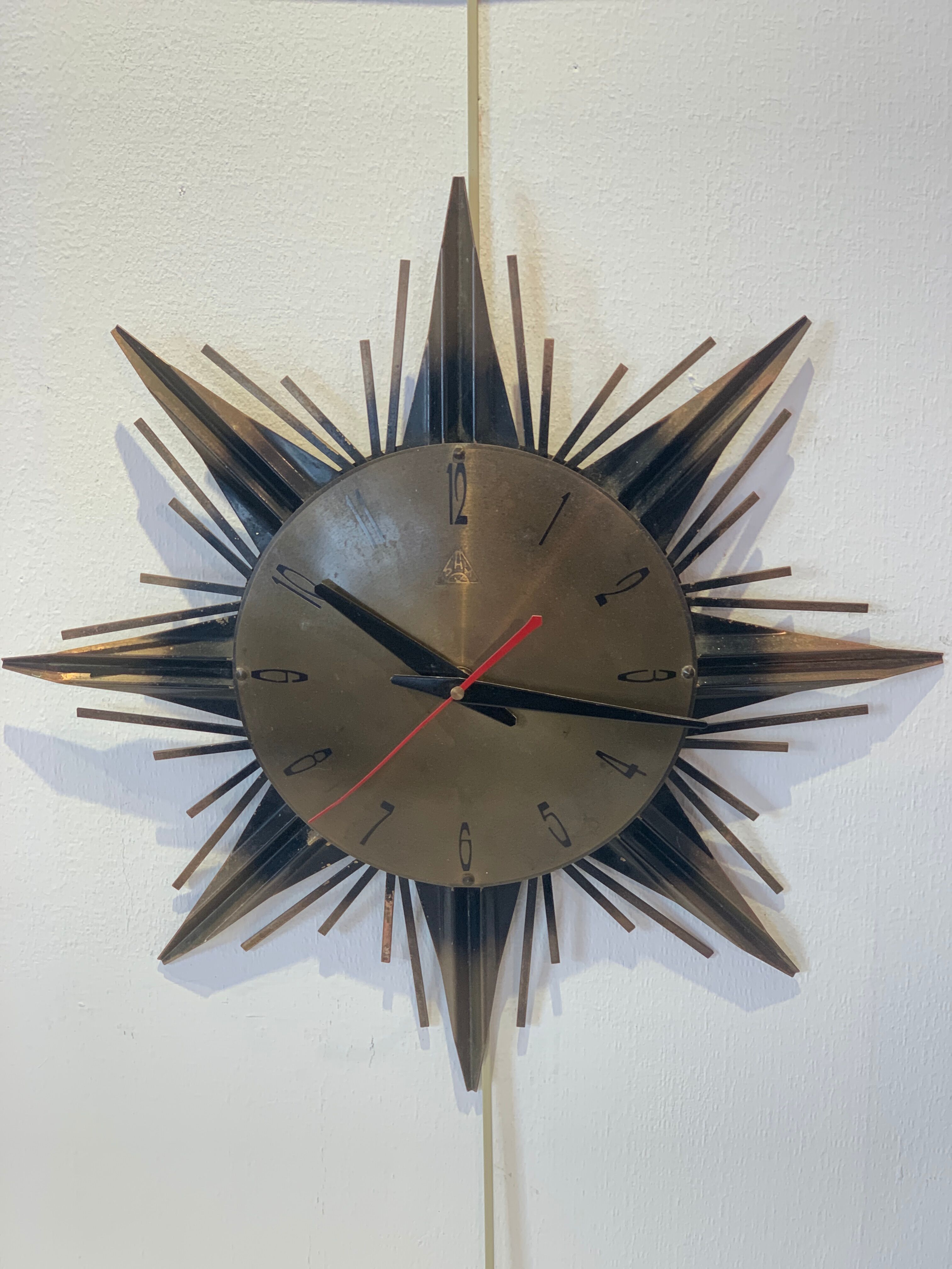 Sun wall clock