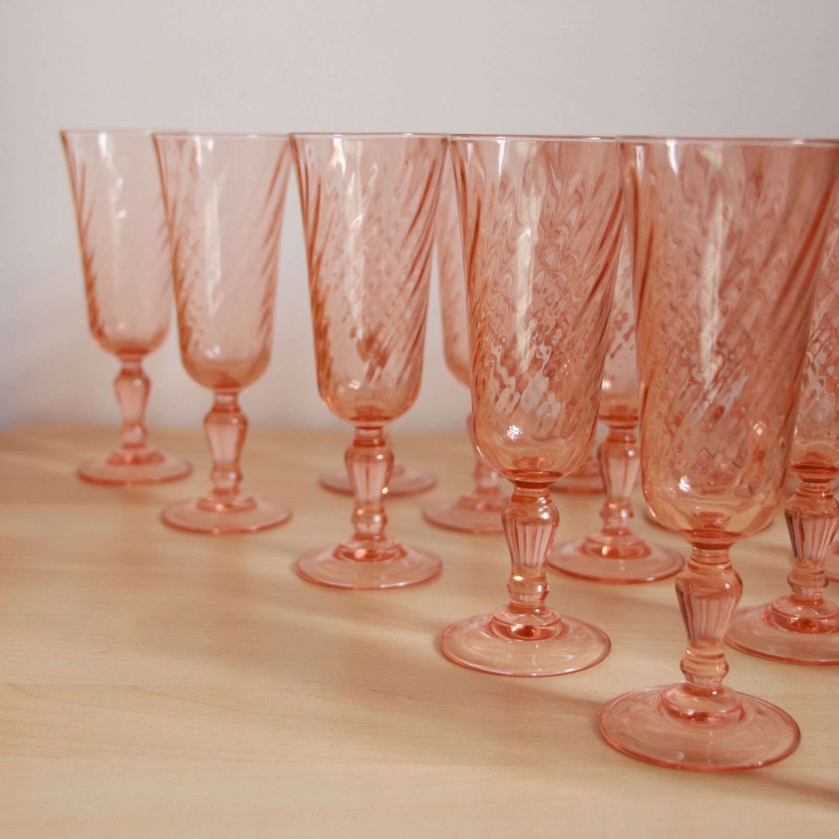 20 pink glass champagne flutes