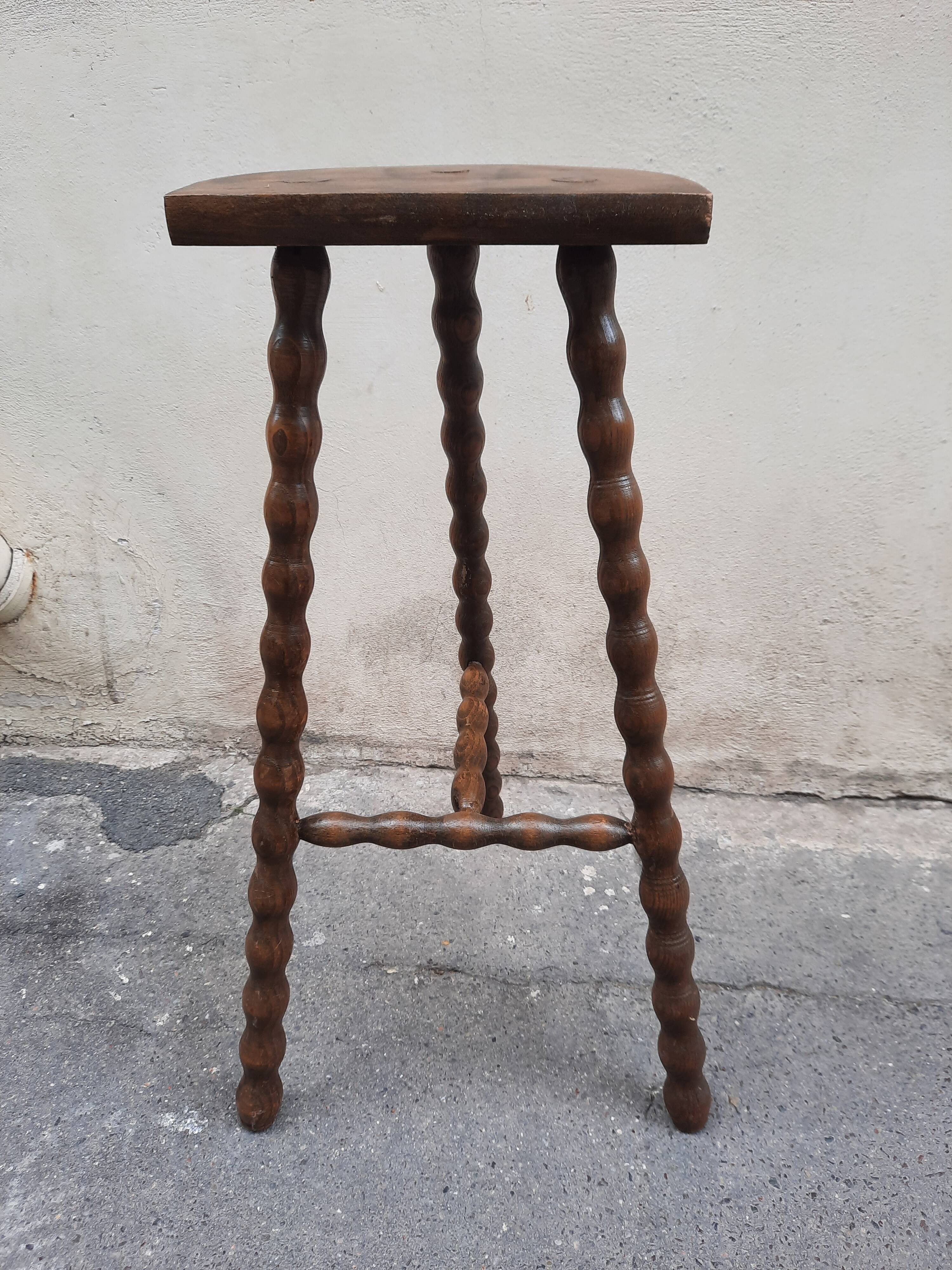 Tripod stool