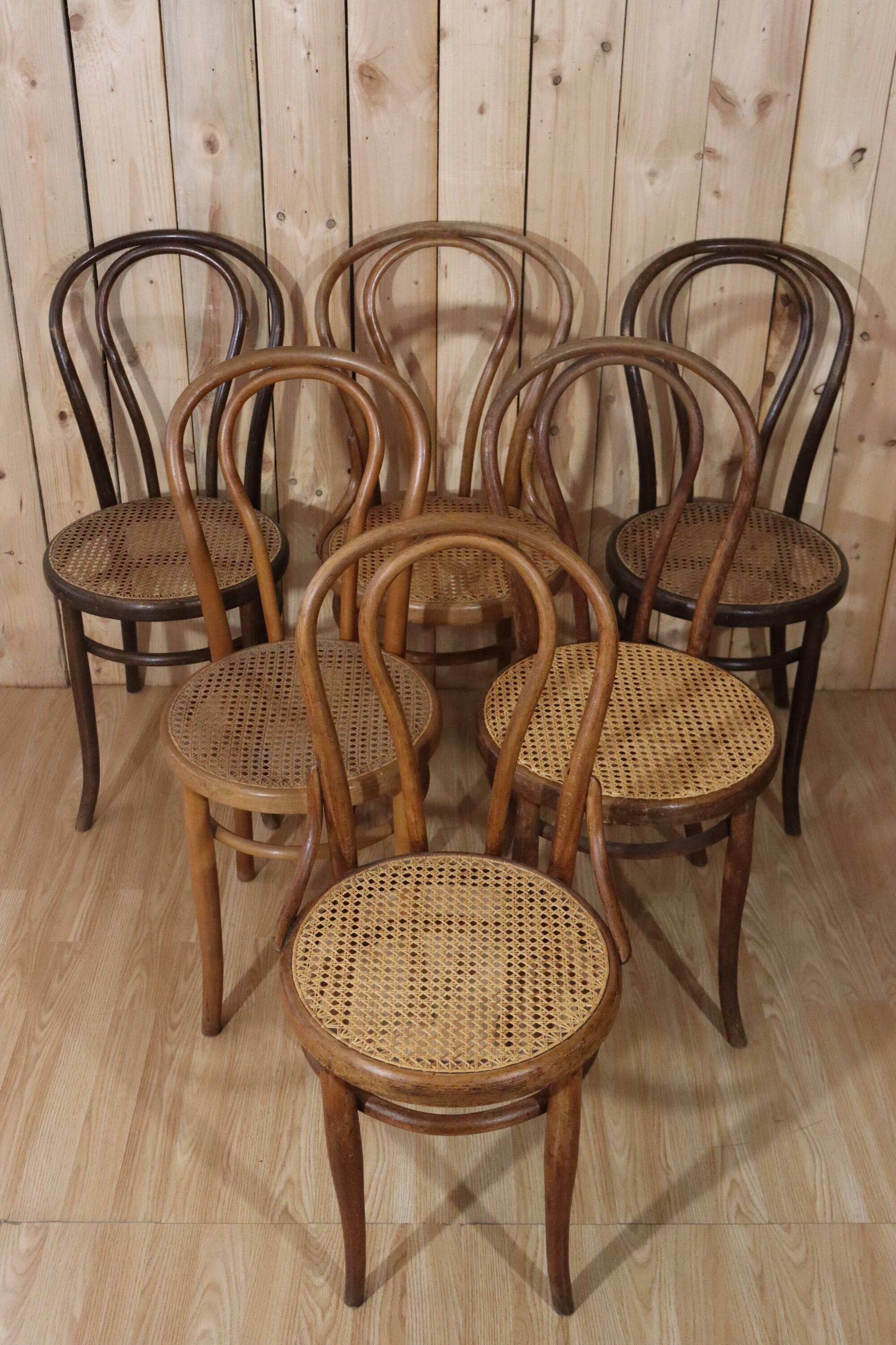 Series 6 bistro chairs model n°18 Thonet style