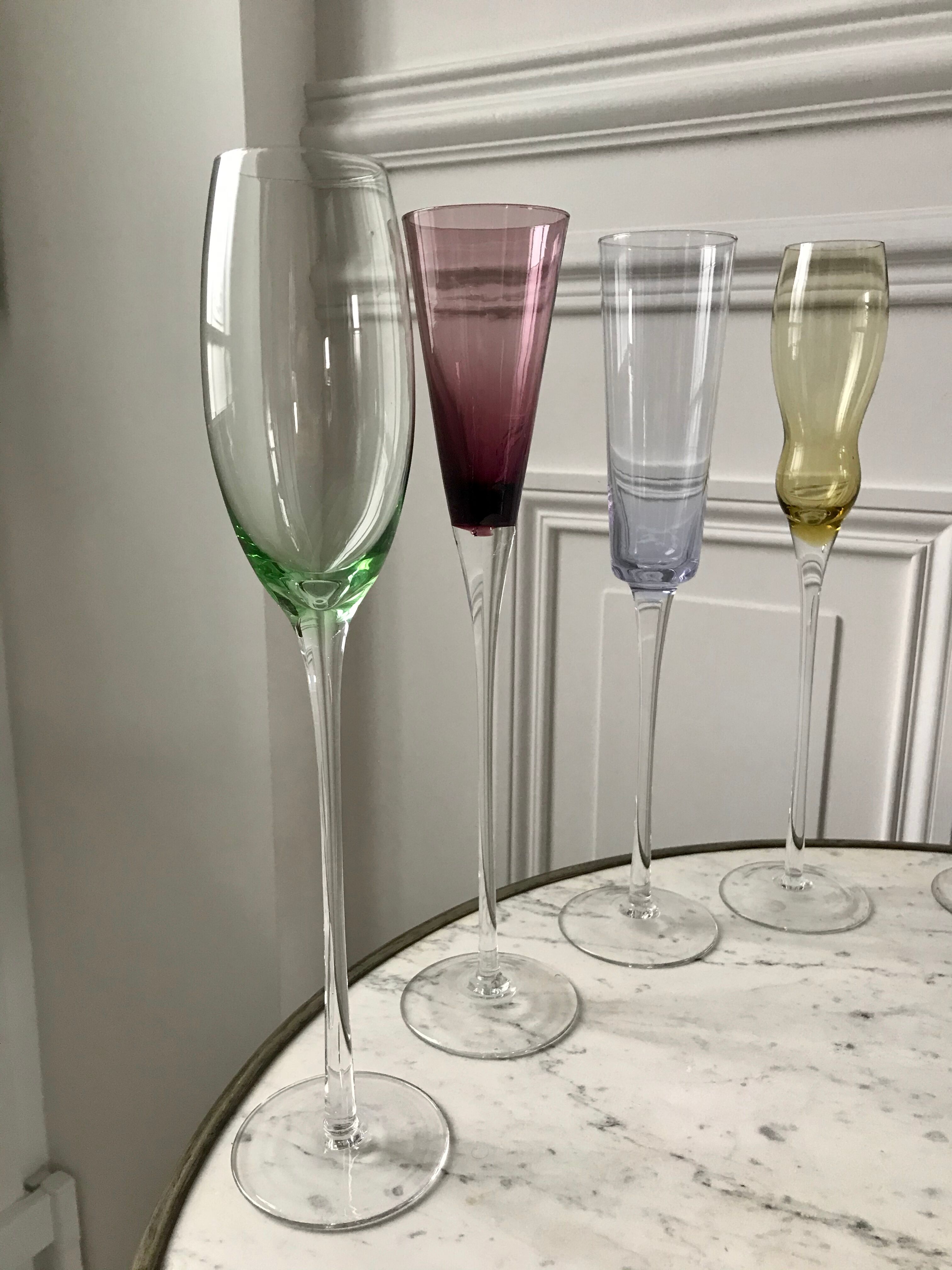 Set of 10 very high champagne flutes in colored glass 70s