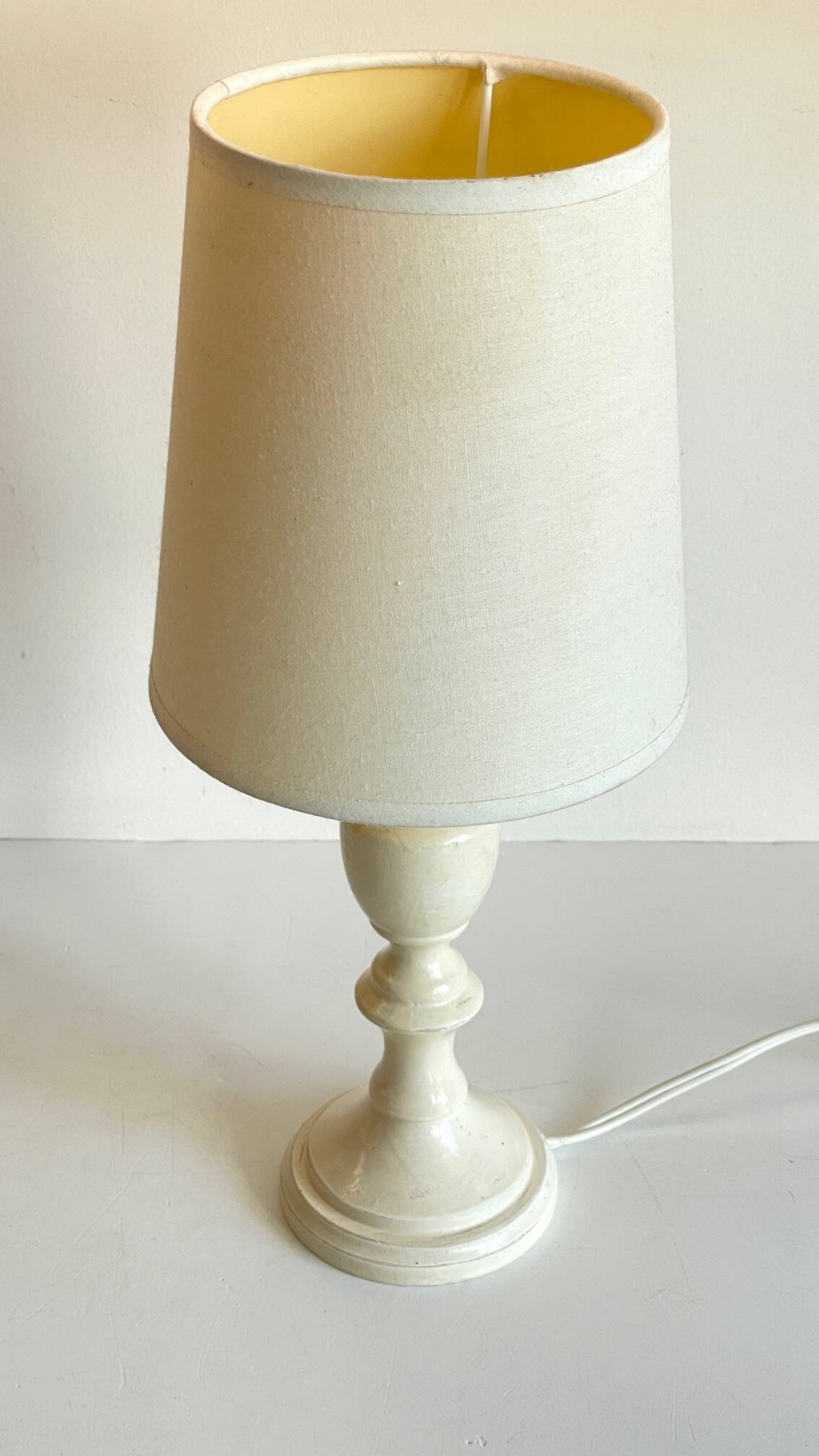 Vintage White-Cream Lacquered WOOD LAMP