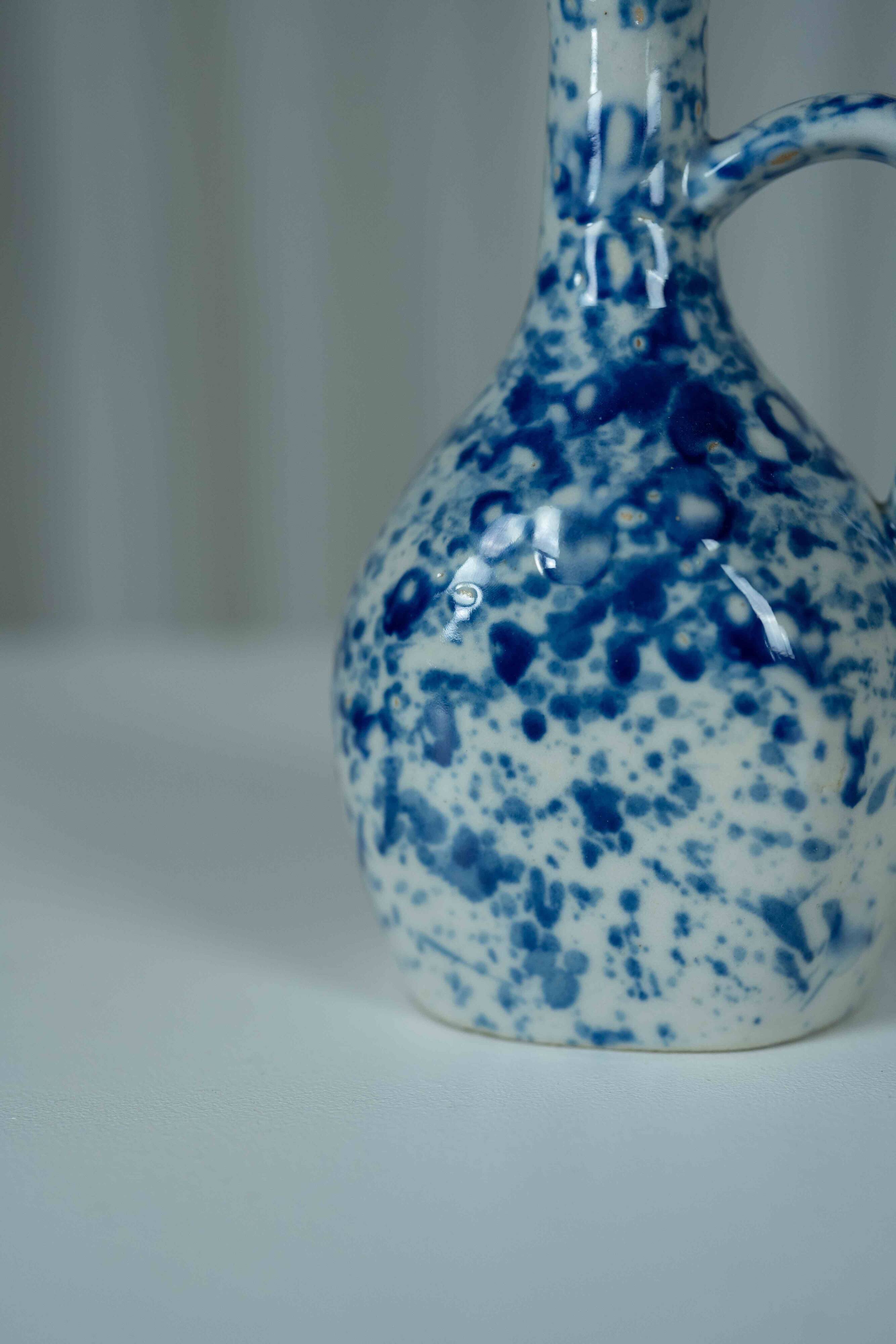 Blue spotted ceramic soliflore