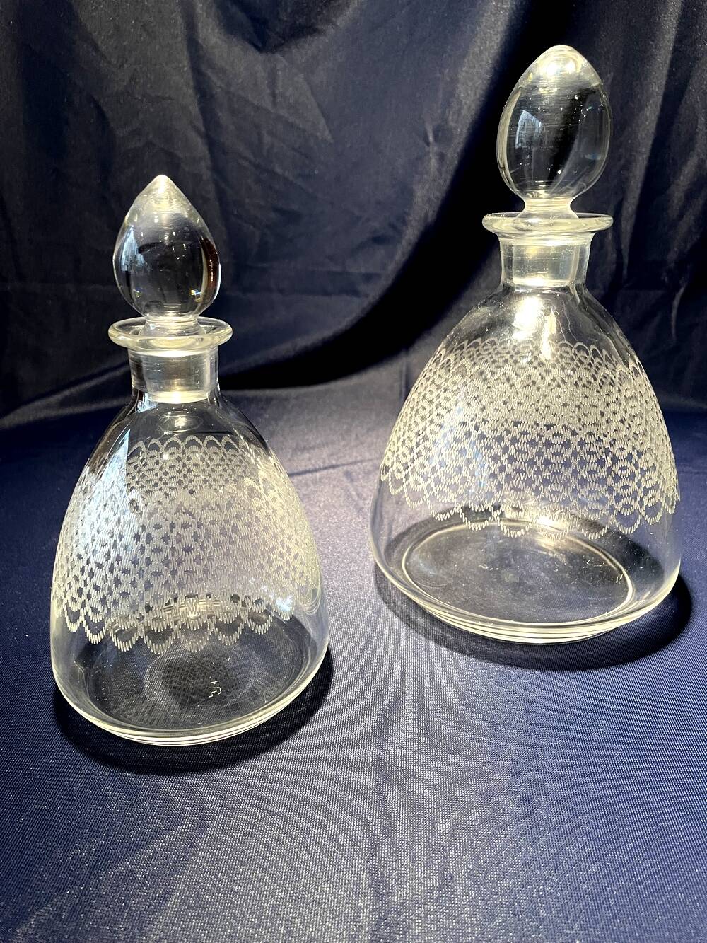 2 ENGRAVED GLASS LIQUOR CARAFES FROM THE 1930s-1940s