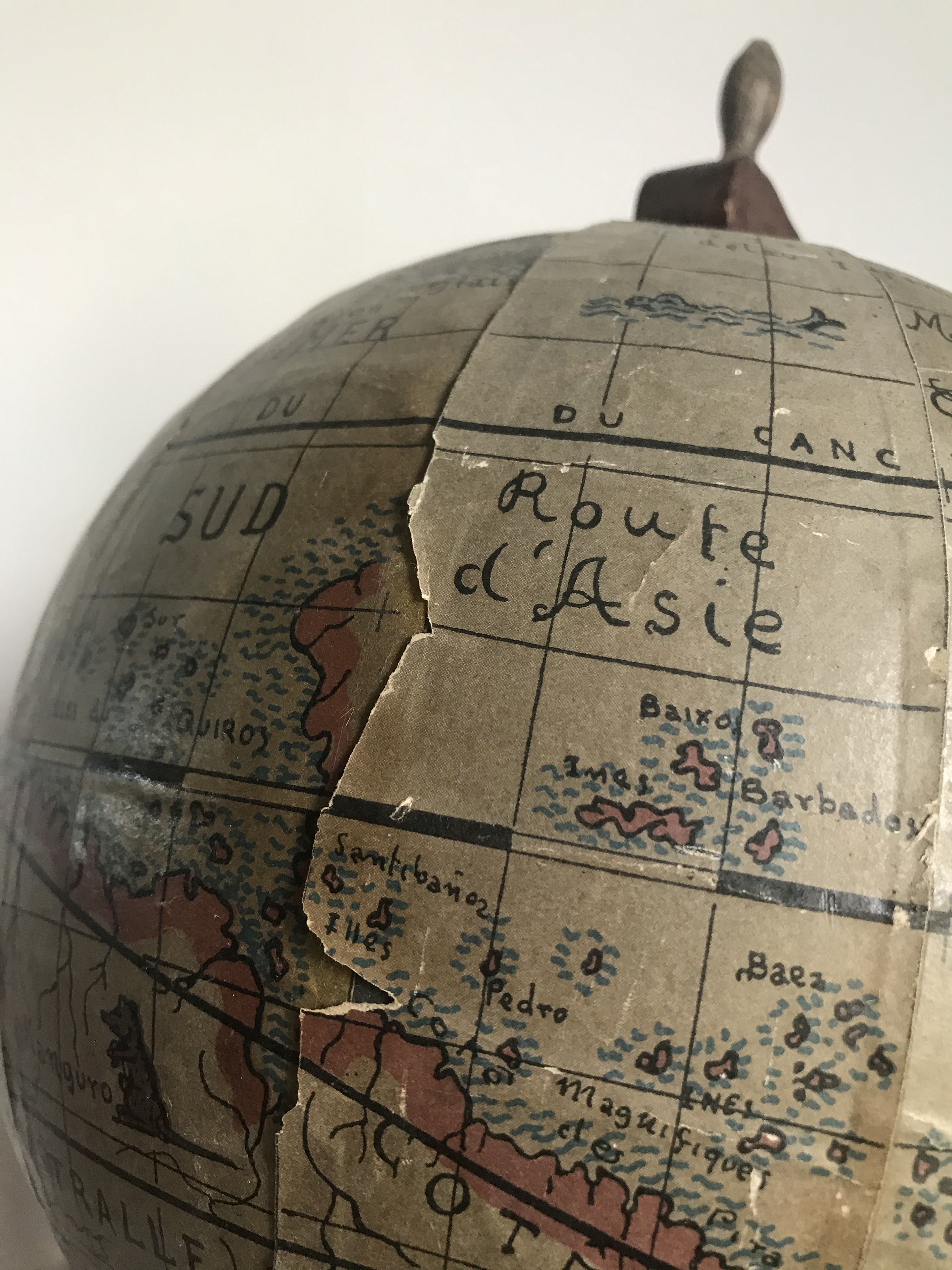 Globe paper map of the discoveries of 1634 edited first part of the 20th