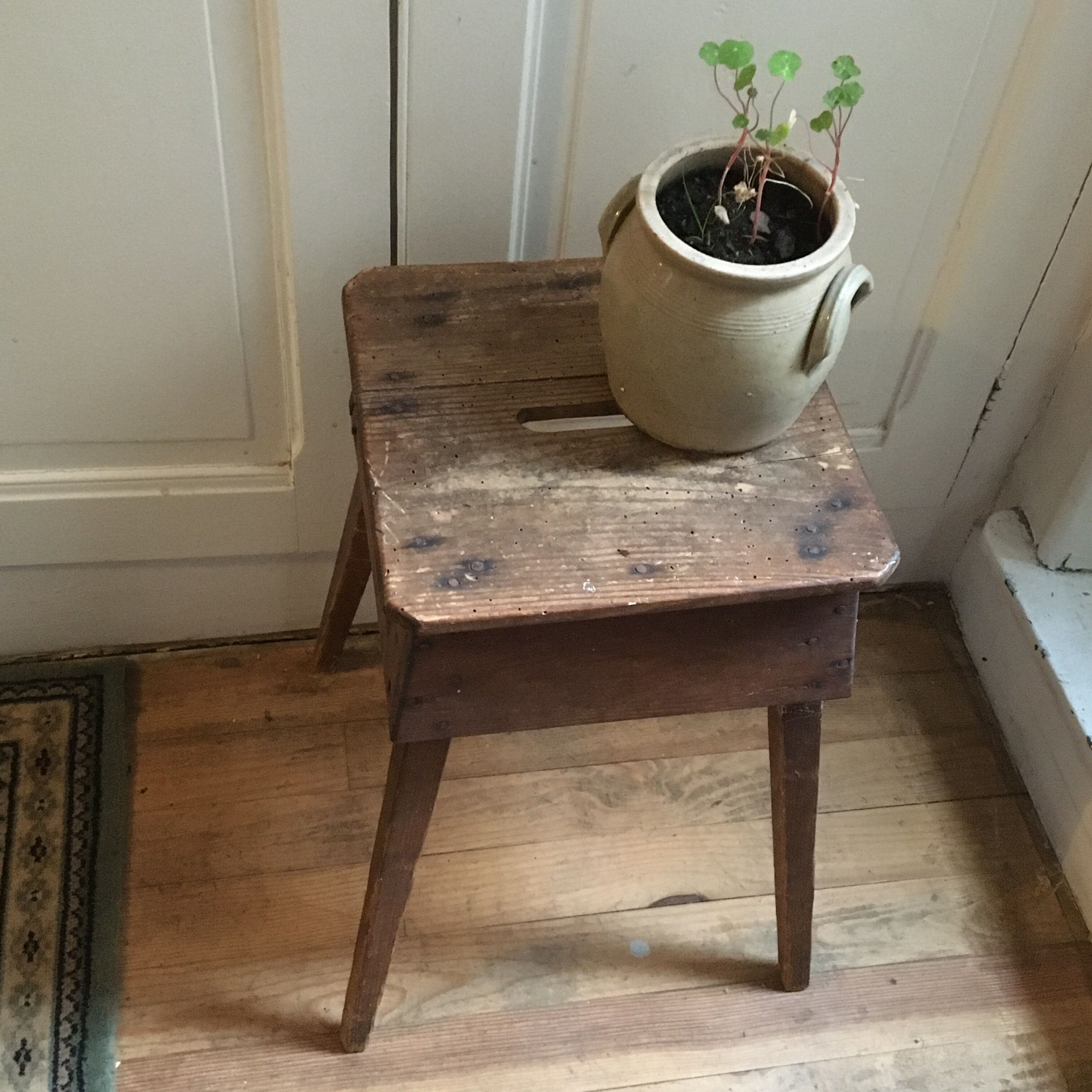 Brutalist former tabouret