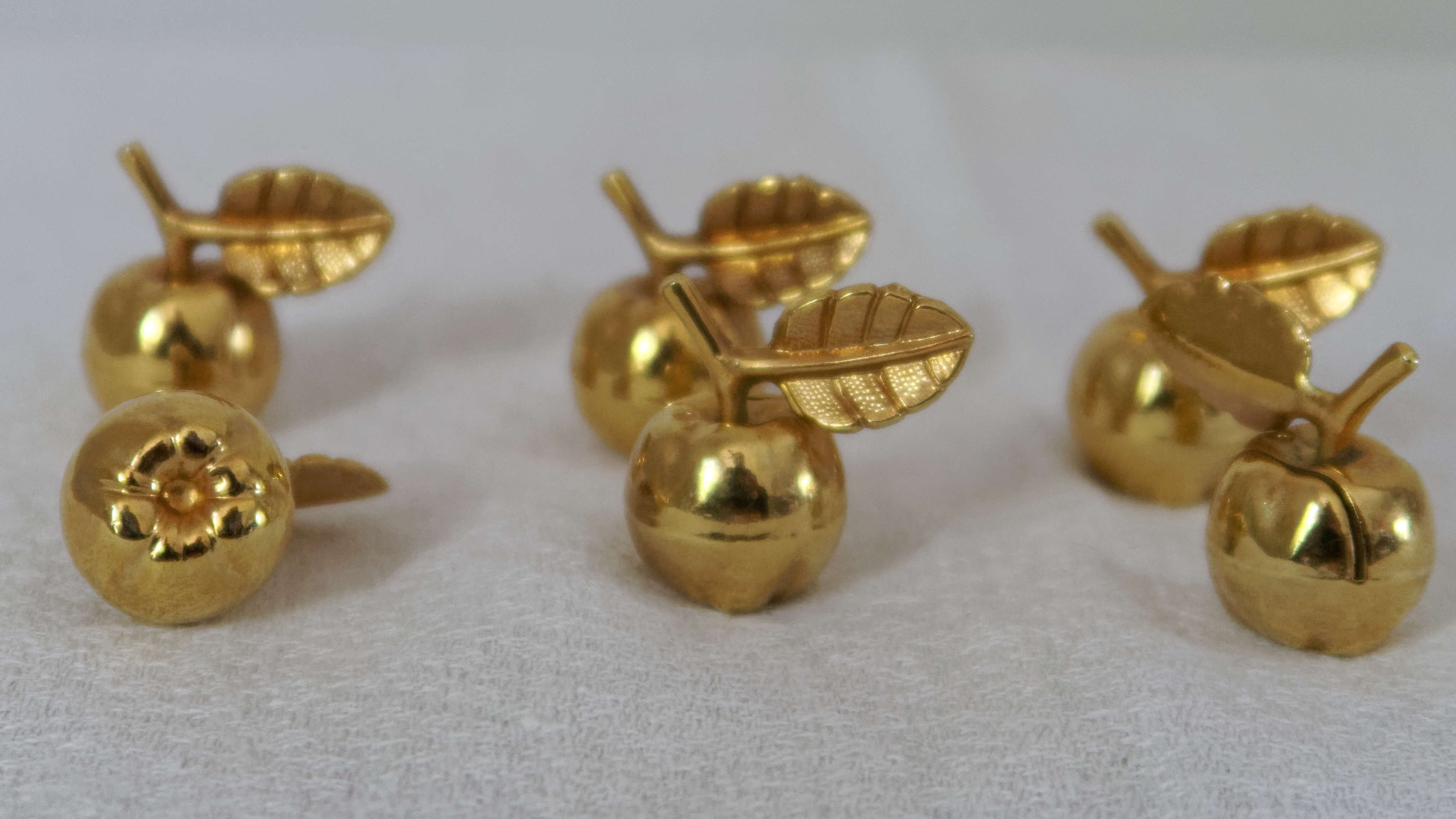 6 metal golden metal vintage apple