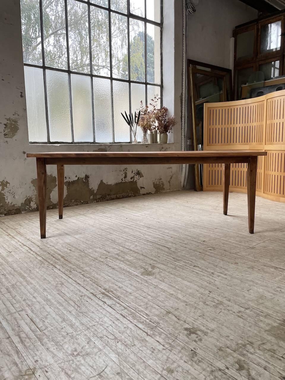 Farmhouse table with spindle legs 2m