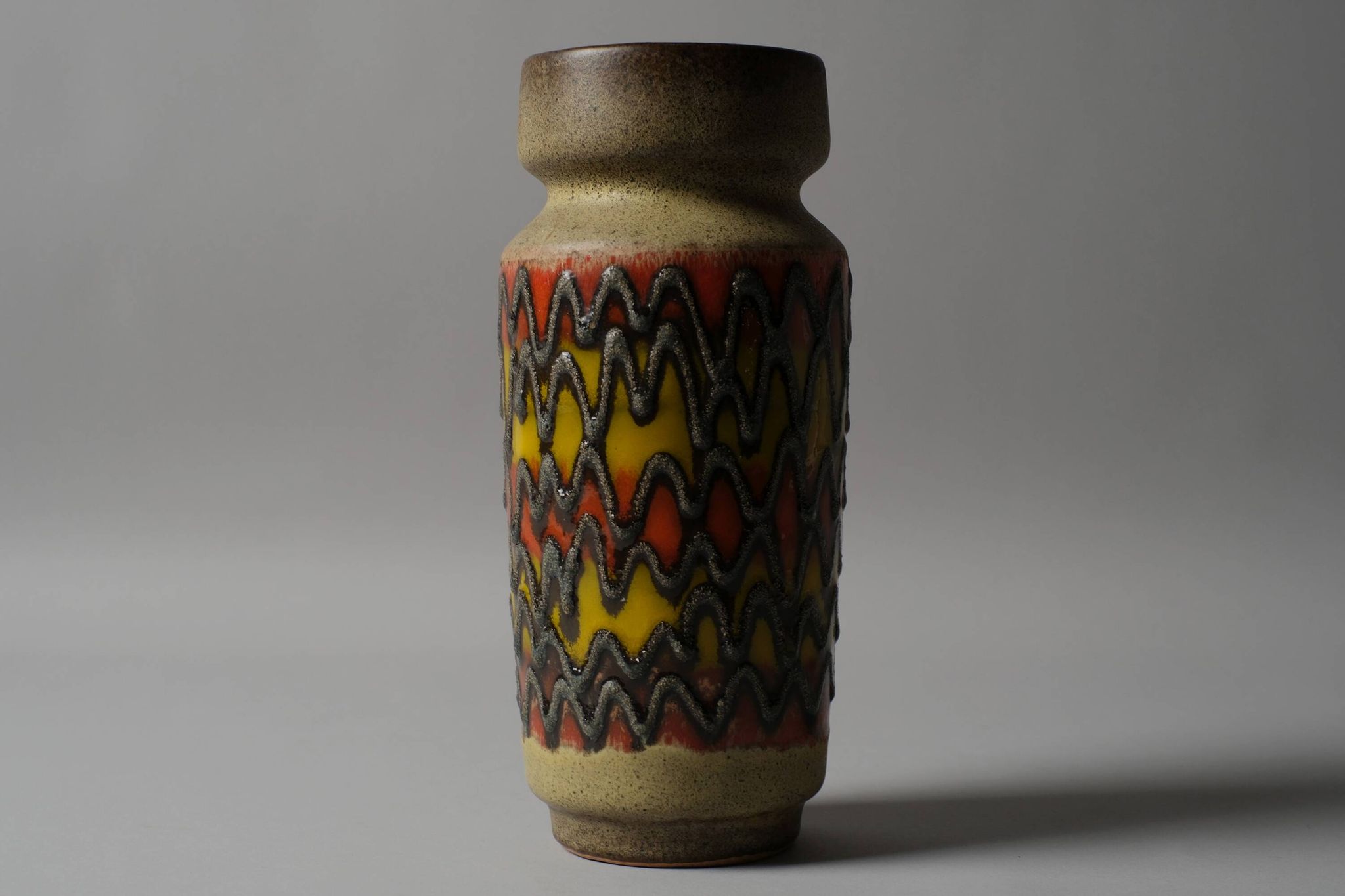 Vase fat lava VEB Haldensleben, zigzag, Allemagne de l'Est, années 1960