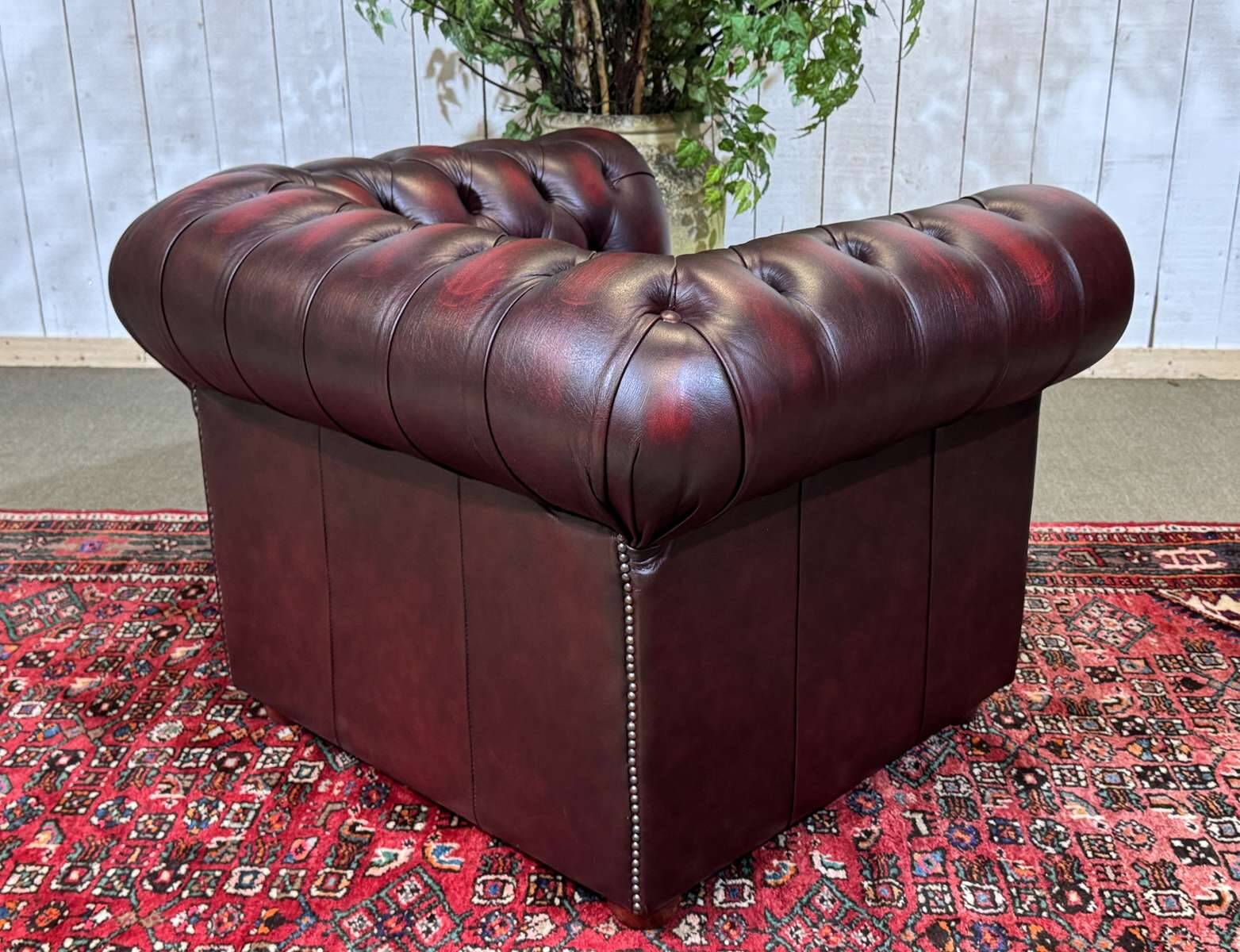 90s red leather Chesterfield armchair
