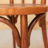 Chaise bistrot gaufrée par les éditions Baumann