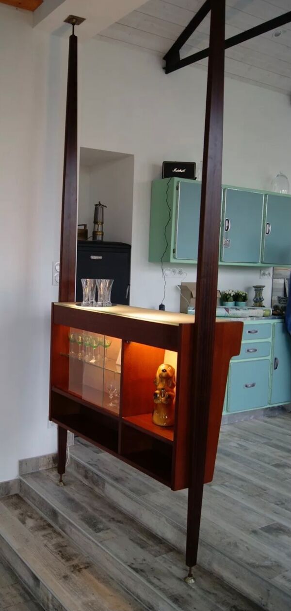 Bar en bois fruitier