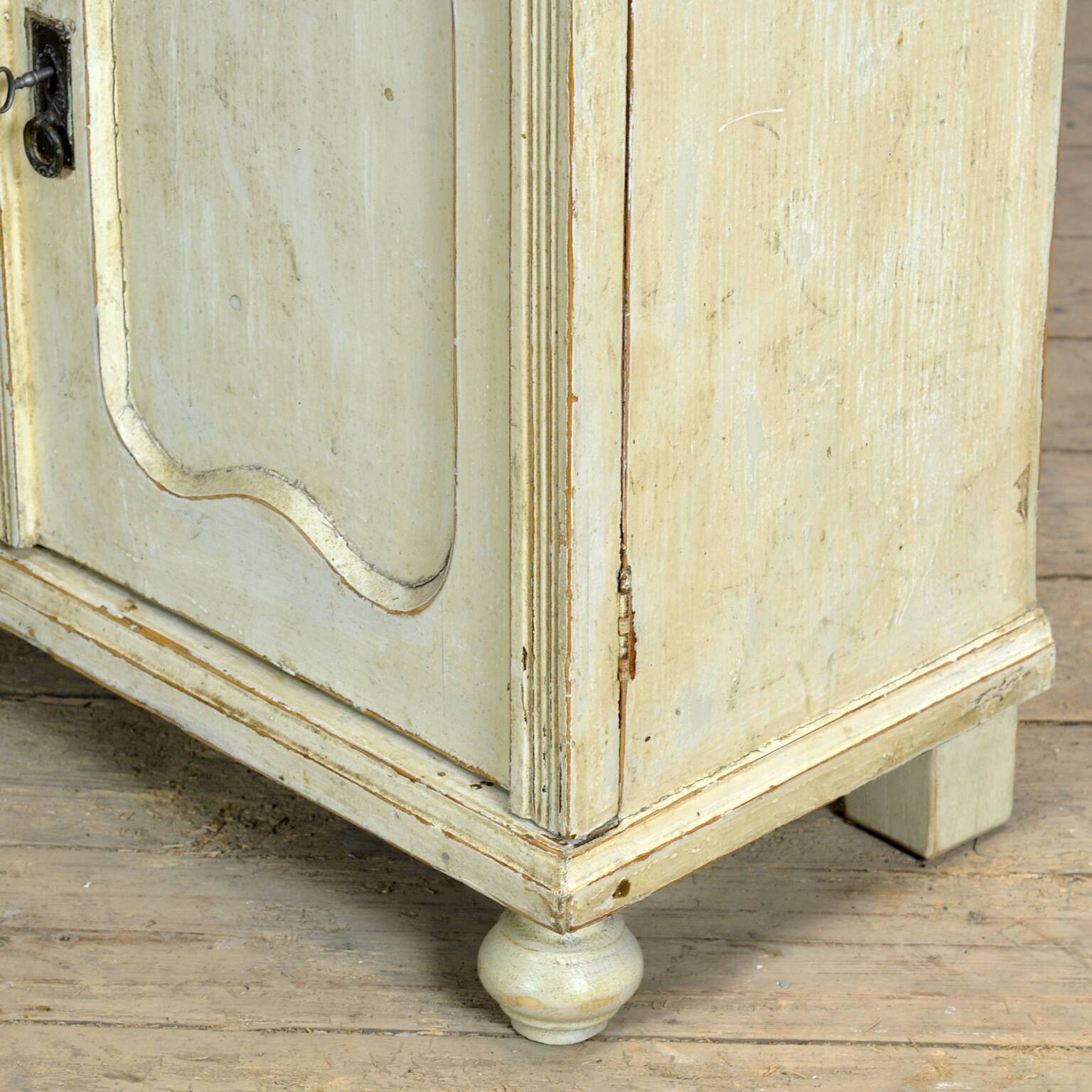Pine dresser, 1910’s
