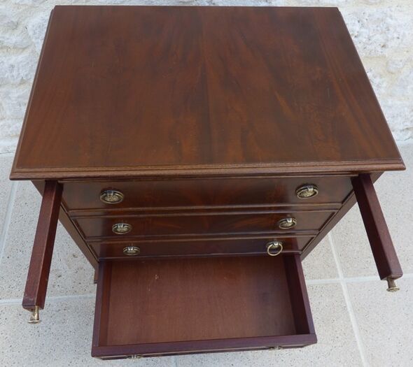 Mahogany veneer bar furniture, English manufacture of the XXth century with a drawer