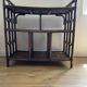 Étagère, console en rotin teinté
