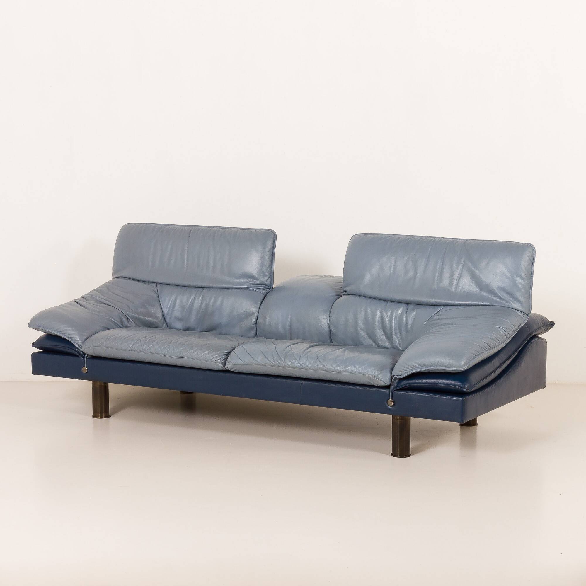Vintage Poltrona Frau Space Age leather sofa, Italy 1980s