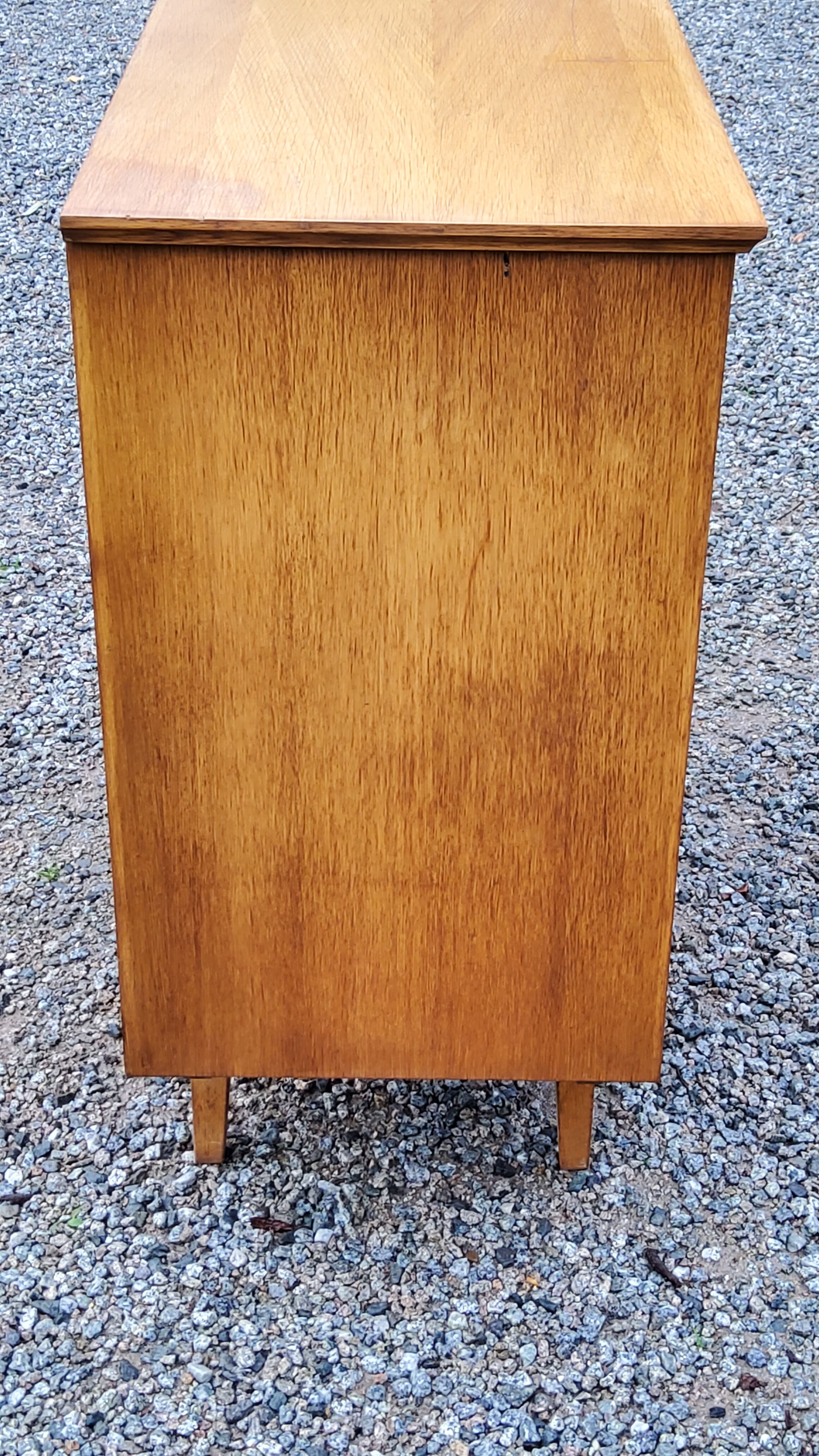 Vintage chest of drawers from the 50s in blond oak 4 drawers feet bobbin