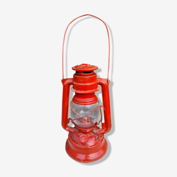 Red kerosene lamp Meva 864