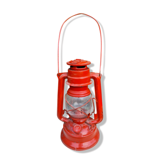 Red kerosene lamp Meva 864