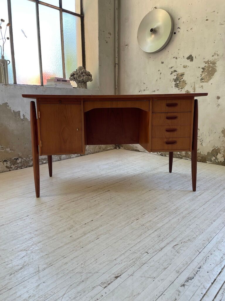 Scandinavian "boomerang" two-sided teak desk Midtjydsk Mobelfabrilk