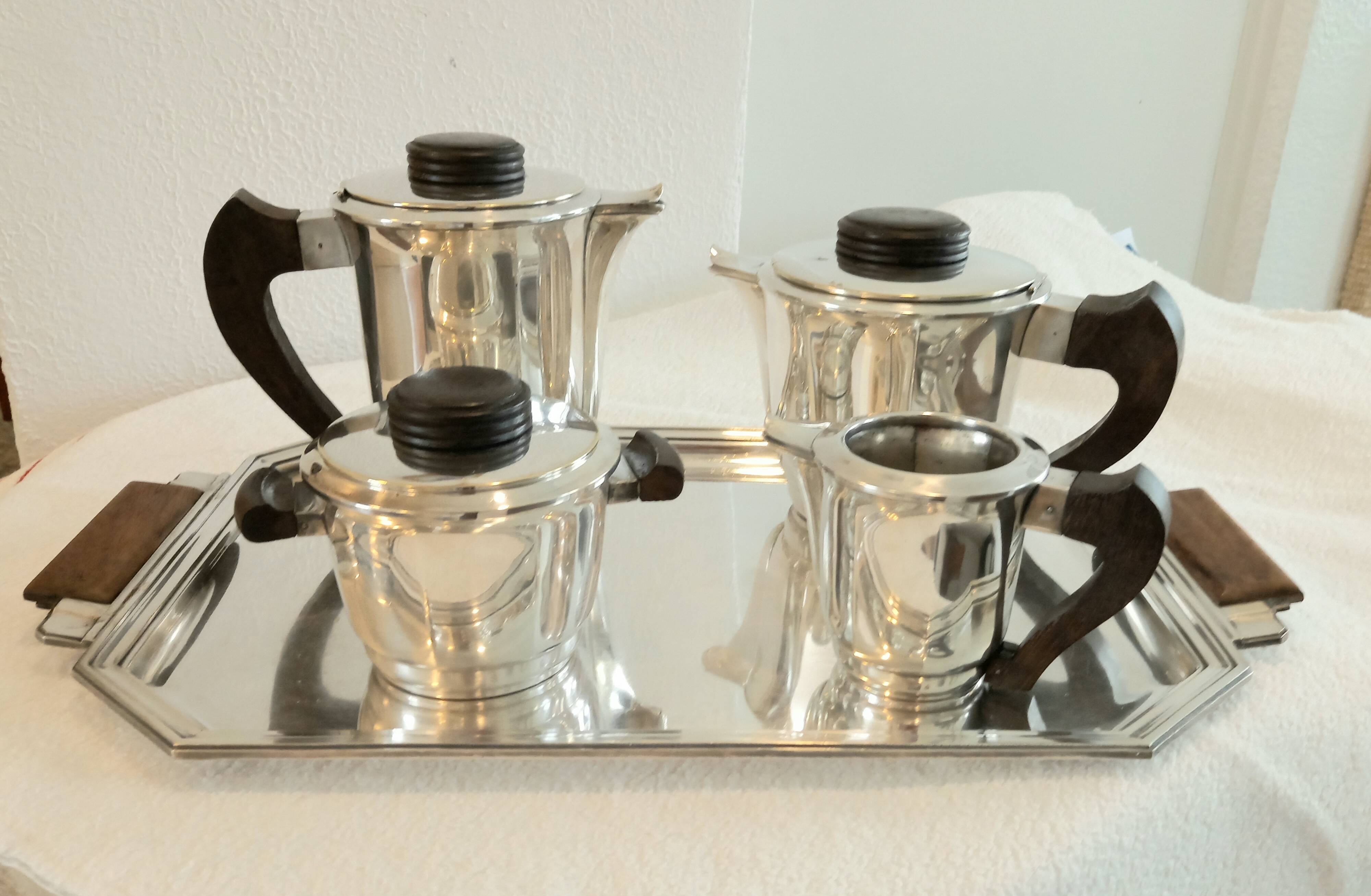 Art Deco coffee and tea service, silver-plated metal tray.