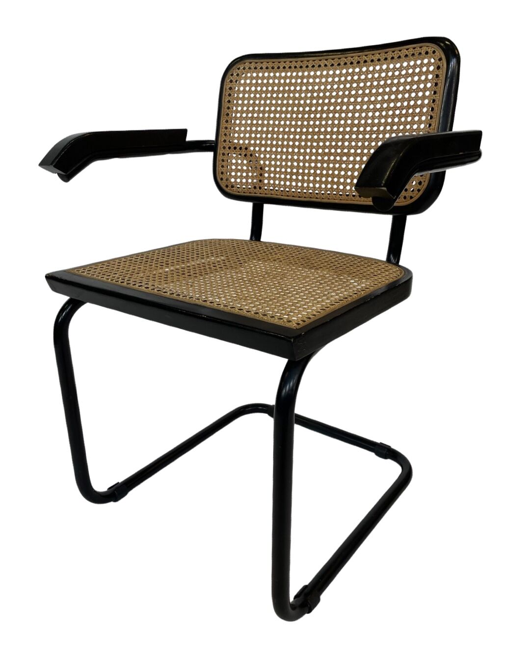 Cesca chair B64 with armrests by Marcel Breuer Design in black