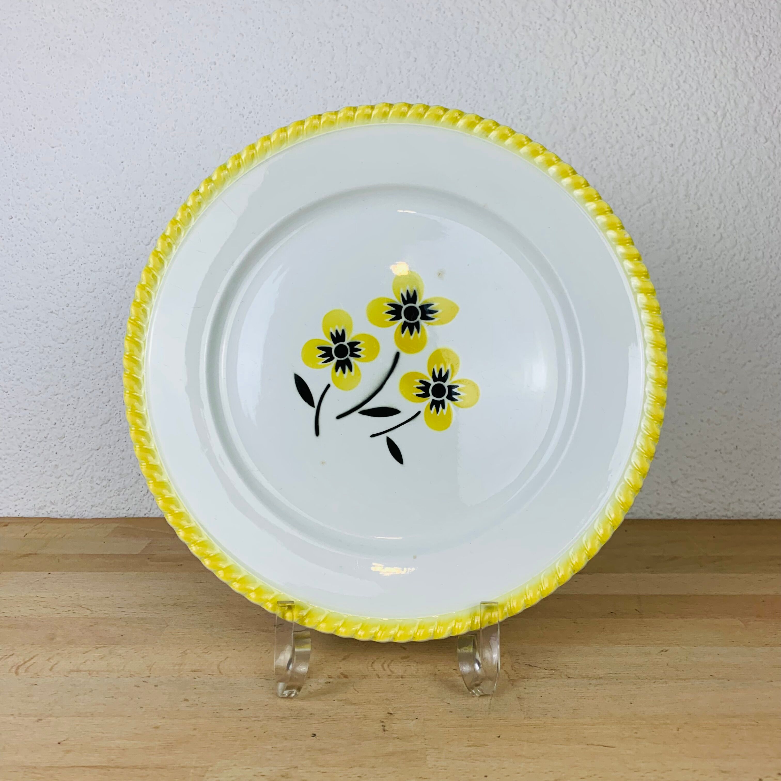 Vintage dishes and tureen in ceramic