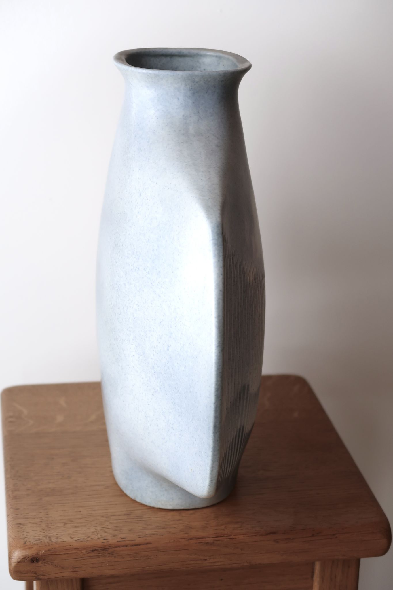 Vase de Yves Mohy en porcelaine Virebent, années 70